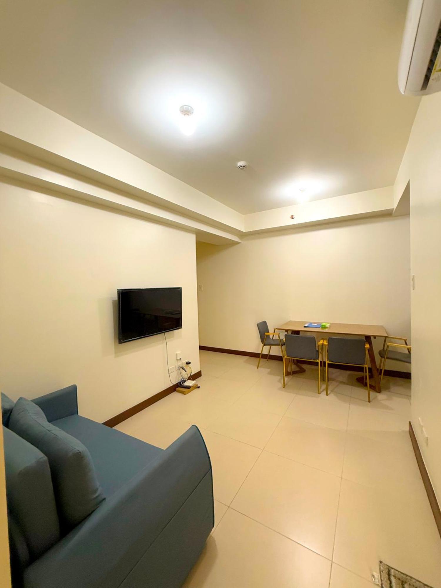 Vincondotel Near Bgc 2br Fairlane 2409 *
