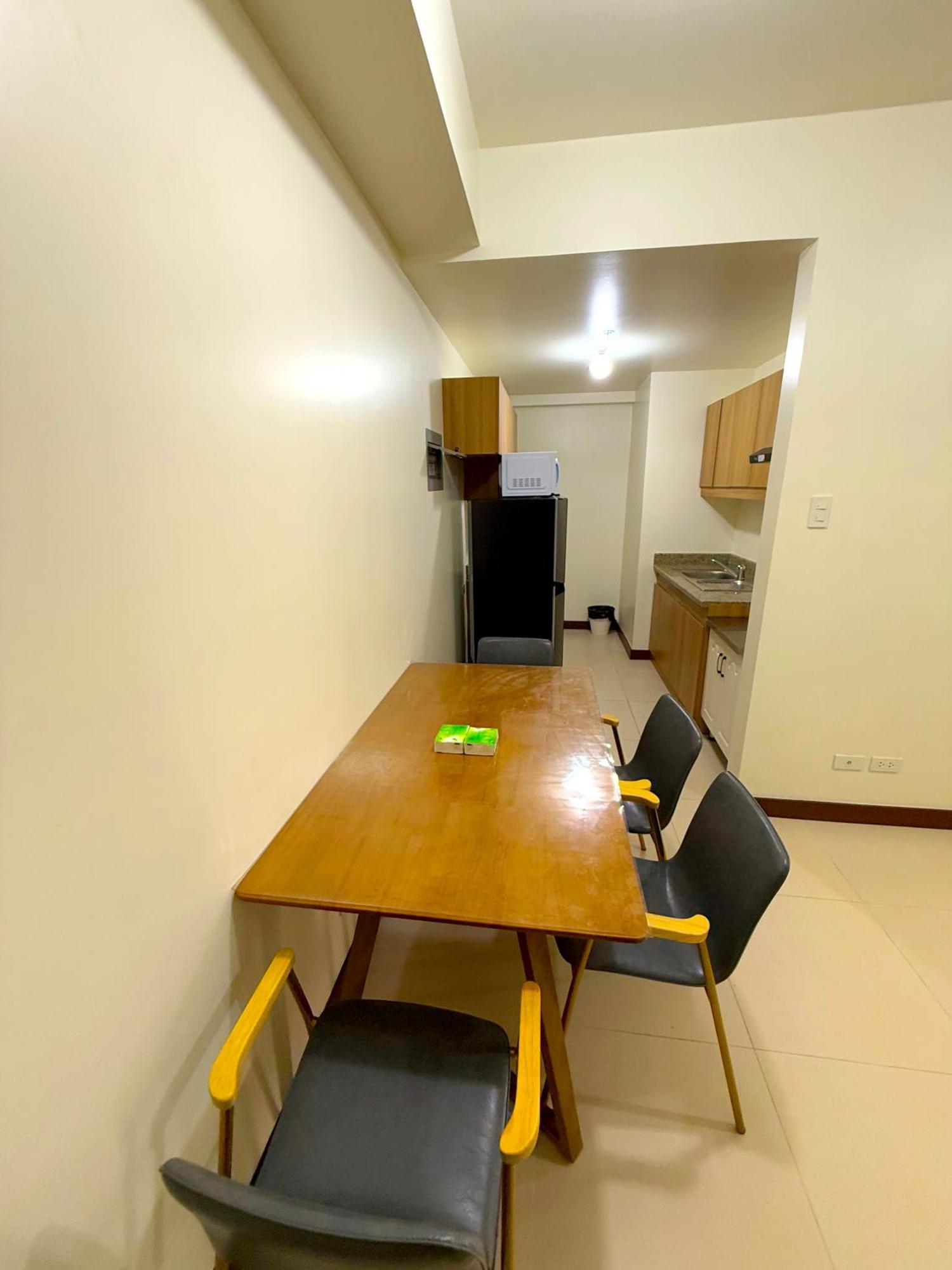 Vincondotel Near Bgc 2br Fairlane 2409 Aparthotel