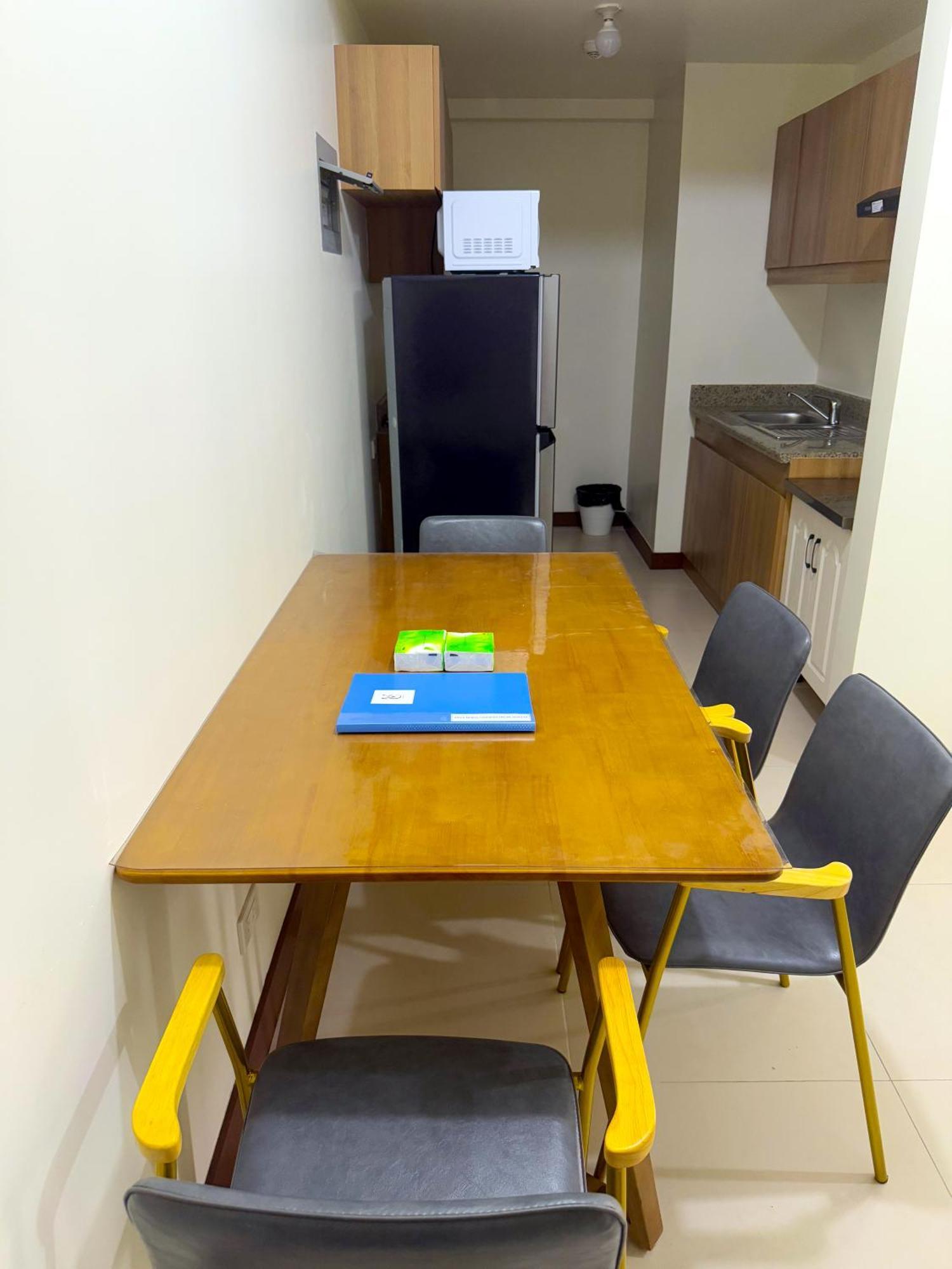 Aparthotel Vincondotel Near Bgc 2br Fairlane 2409 *