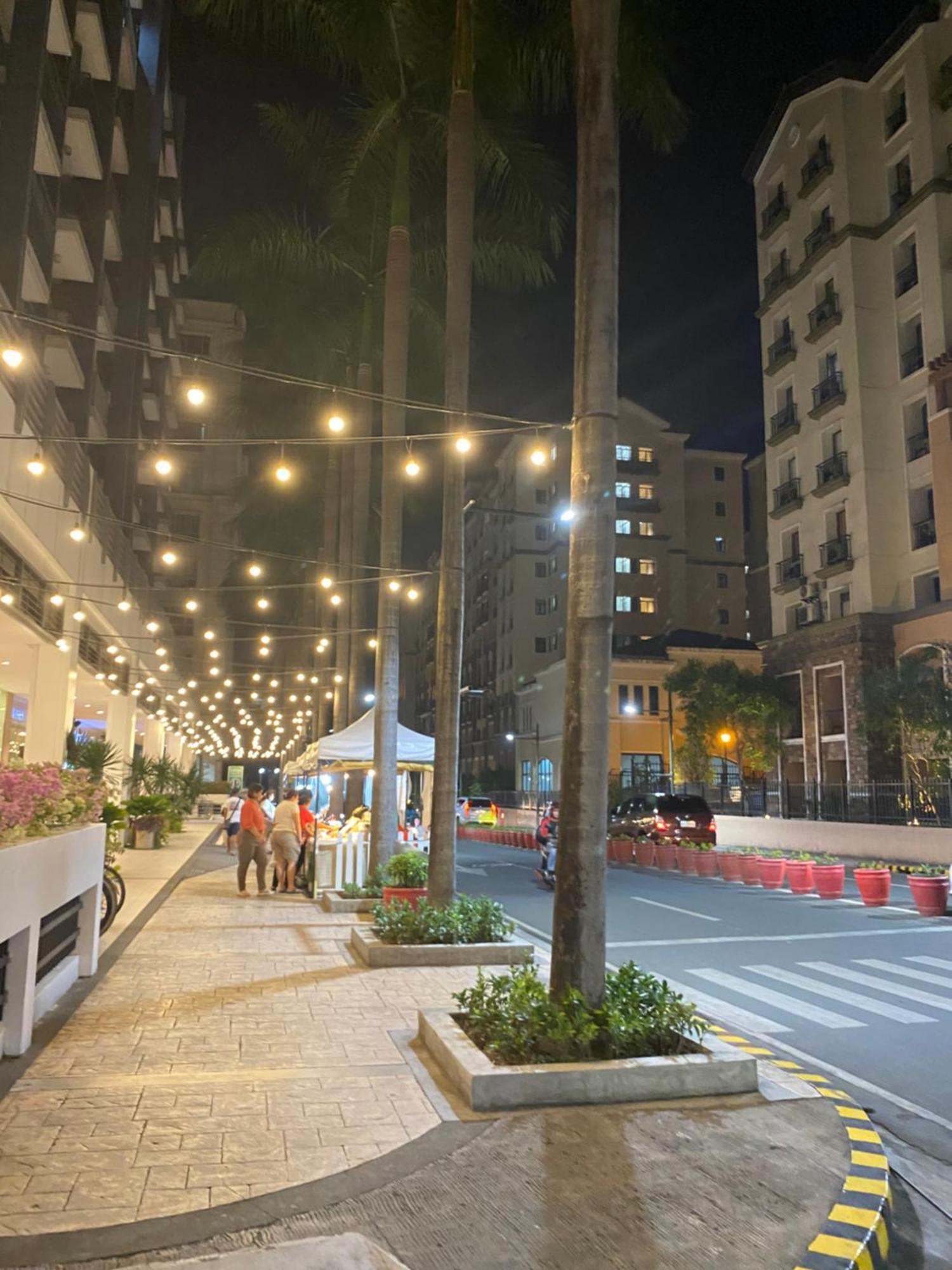 Sheila's Condotel At One Palm Tree *