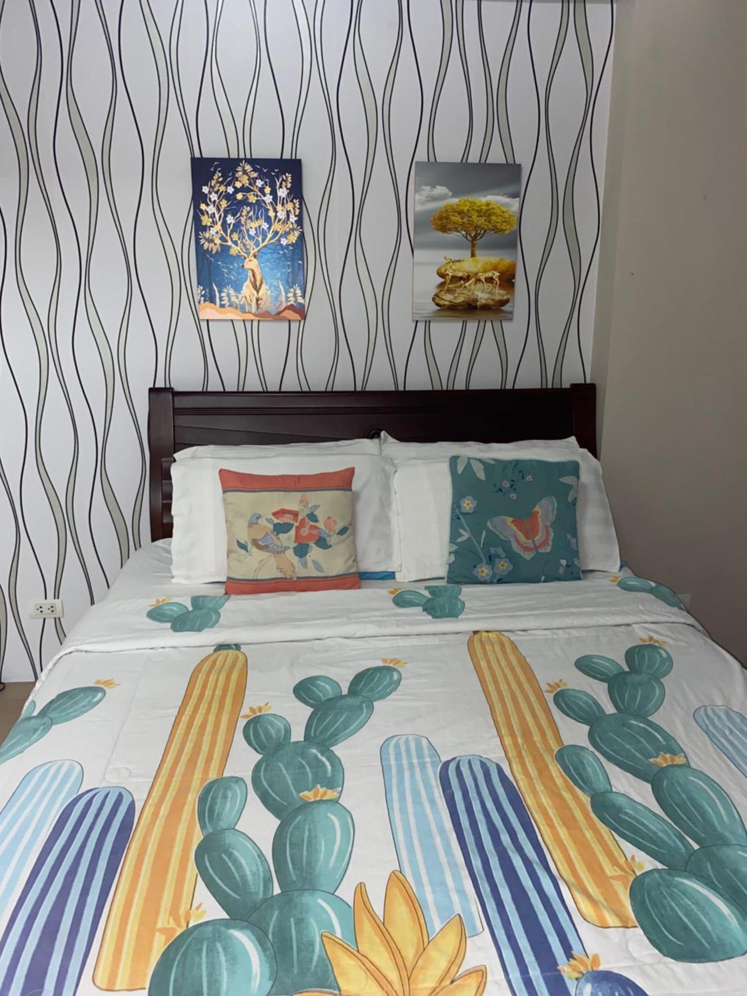 Sheila's Condotel At One Palm Tree