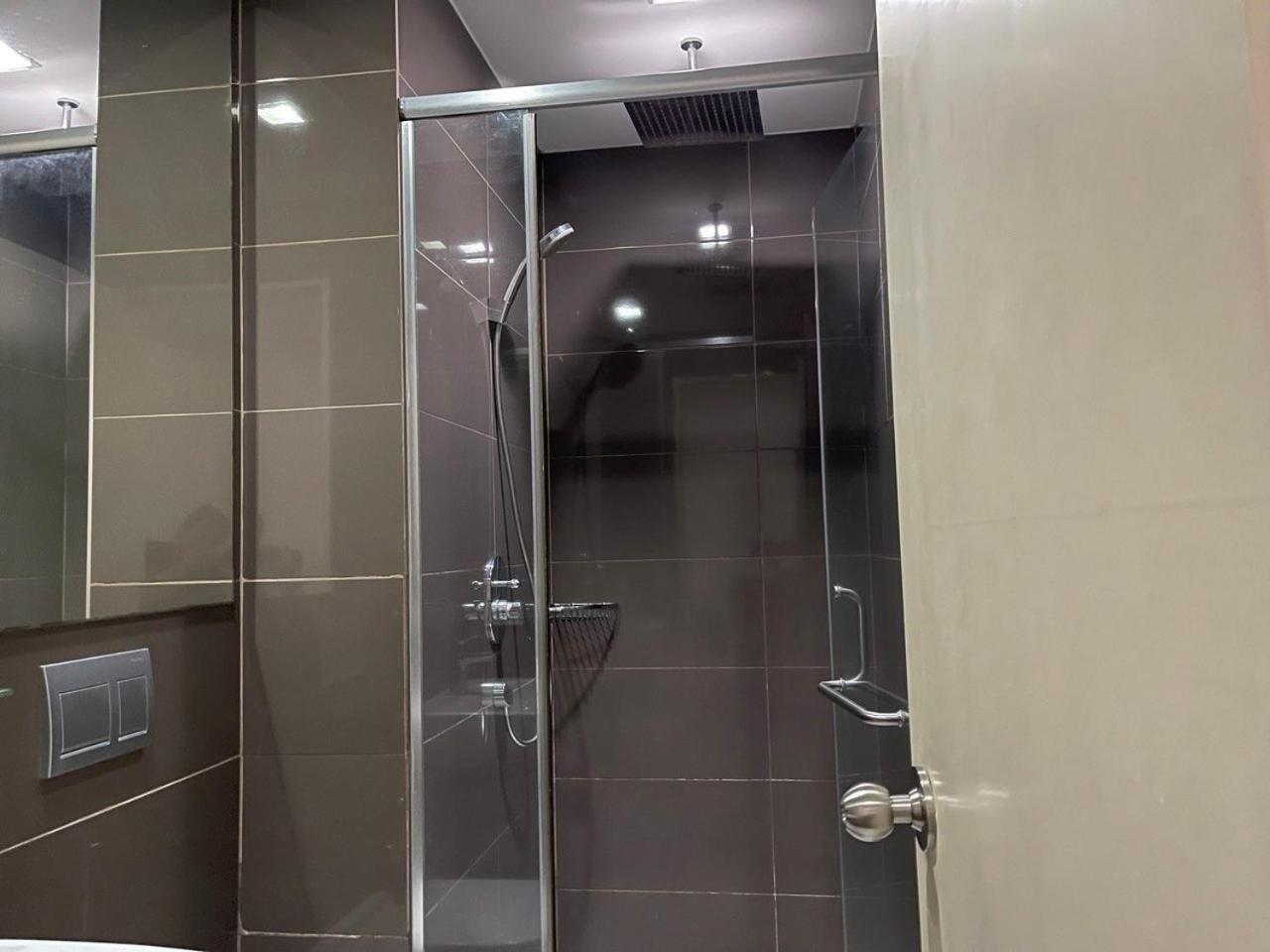 Apartment Homey 1br Acqua Livingstone With Netflix, Pool & Gym *