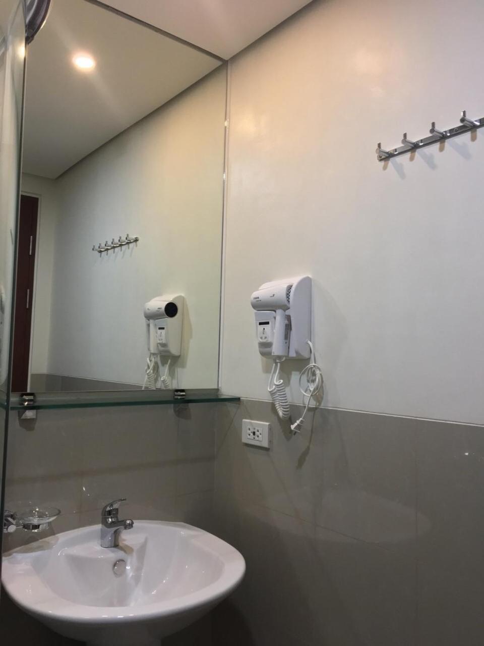 Unit At The Beacon Makati Near Greenbelt Apartment Manila