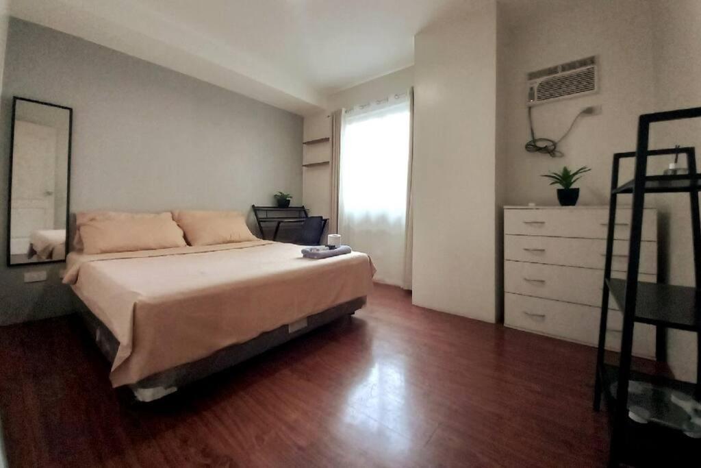 Tres Palmas 2br Unit Taguig Self-check-in & Wi-fi