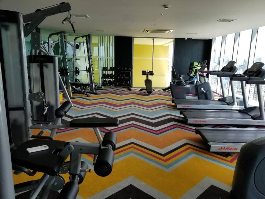 Homey 1br Acqua Livingstone With Netflix, Pool & Gym