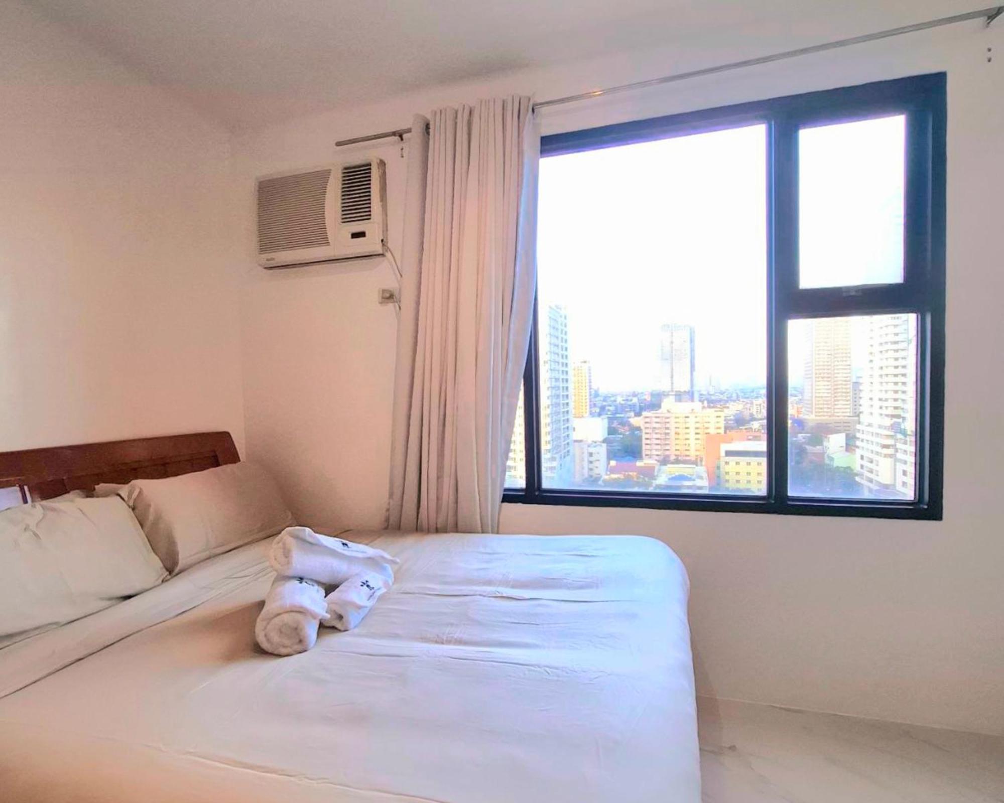 Bayview Luxury Condos: Poolside Balcony Retreats Apartamento *