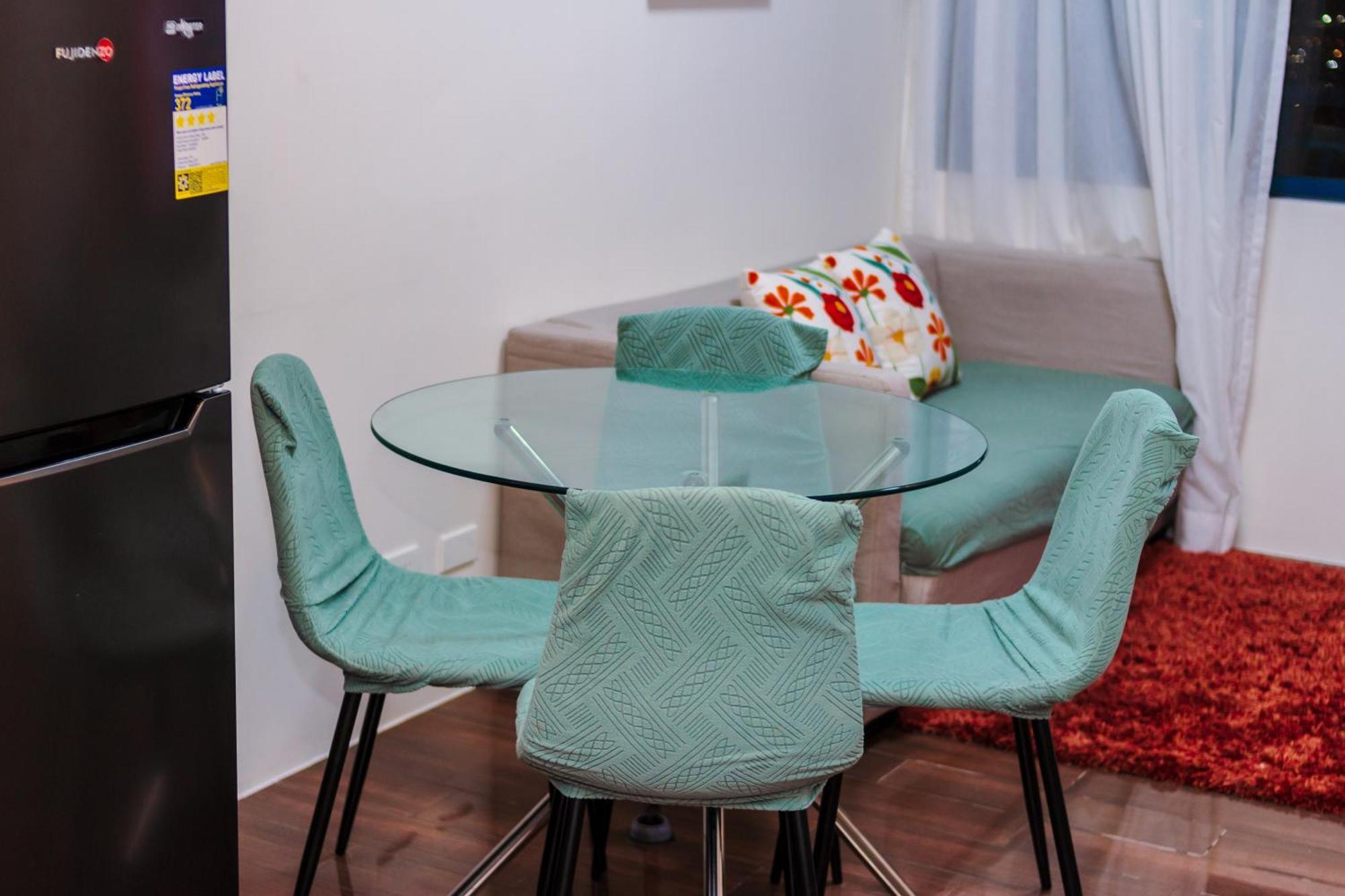 Beauty Cindrella Makati Penthouse 3 Bedroom Apartment Manila