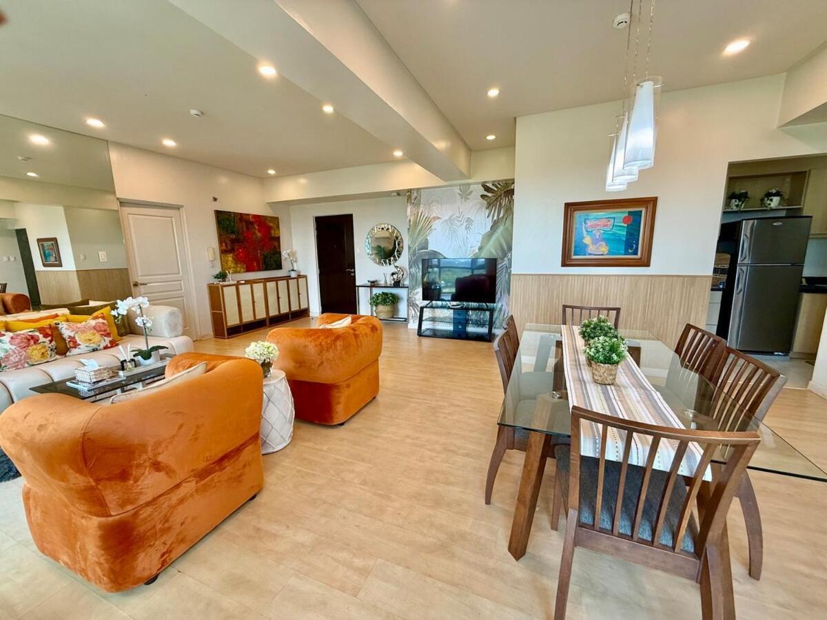 Apartment Spacious Tropics With Golf View In Bgc