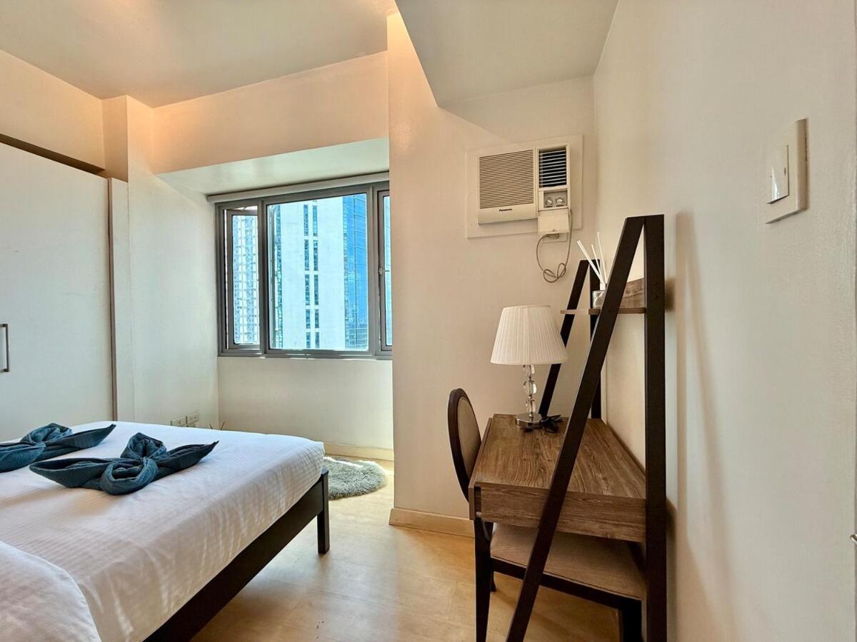 Spacious Tropics With Golf View In Bgc Apartment Manila
