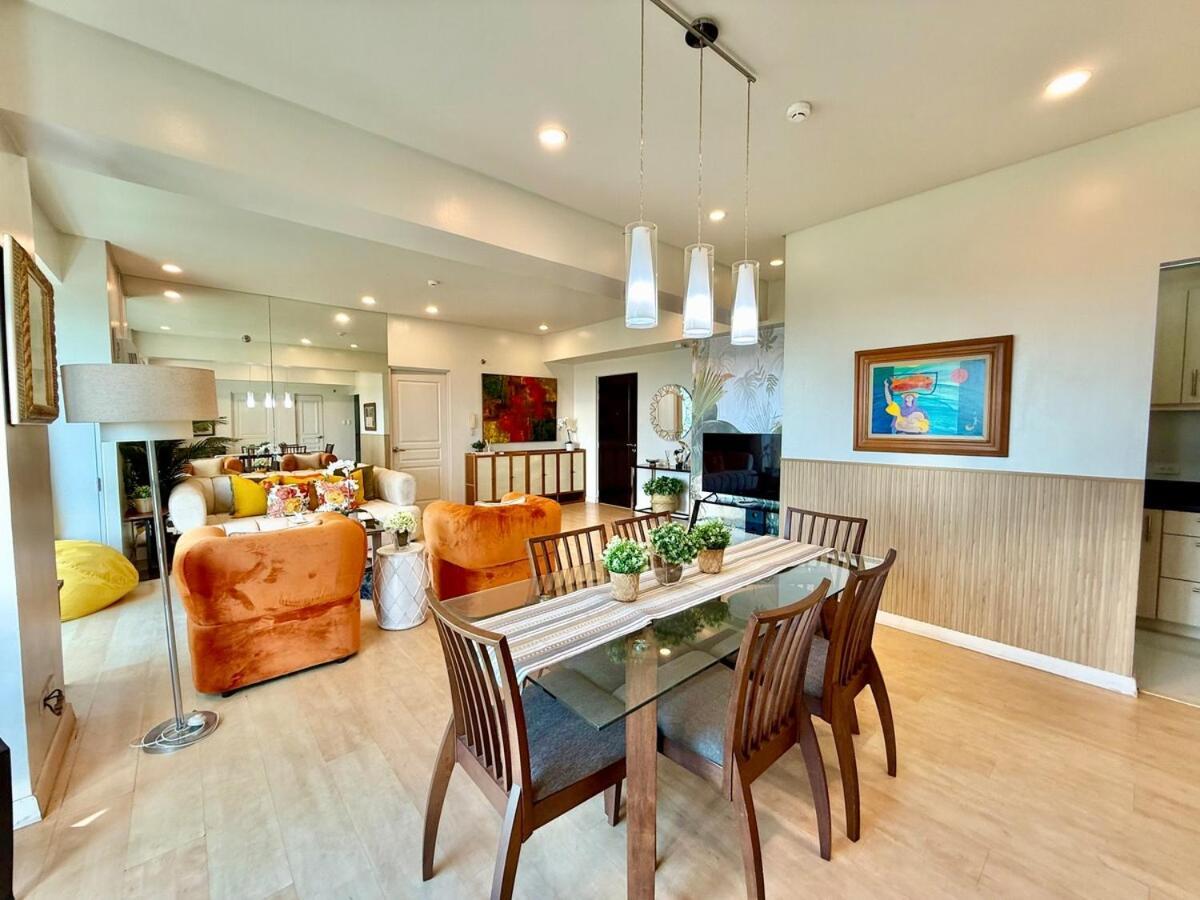 Spacious Tropics With Golf View In Bgc * Manila