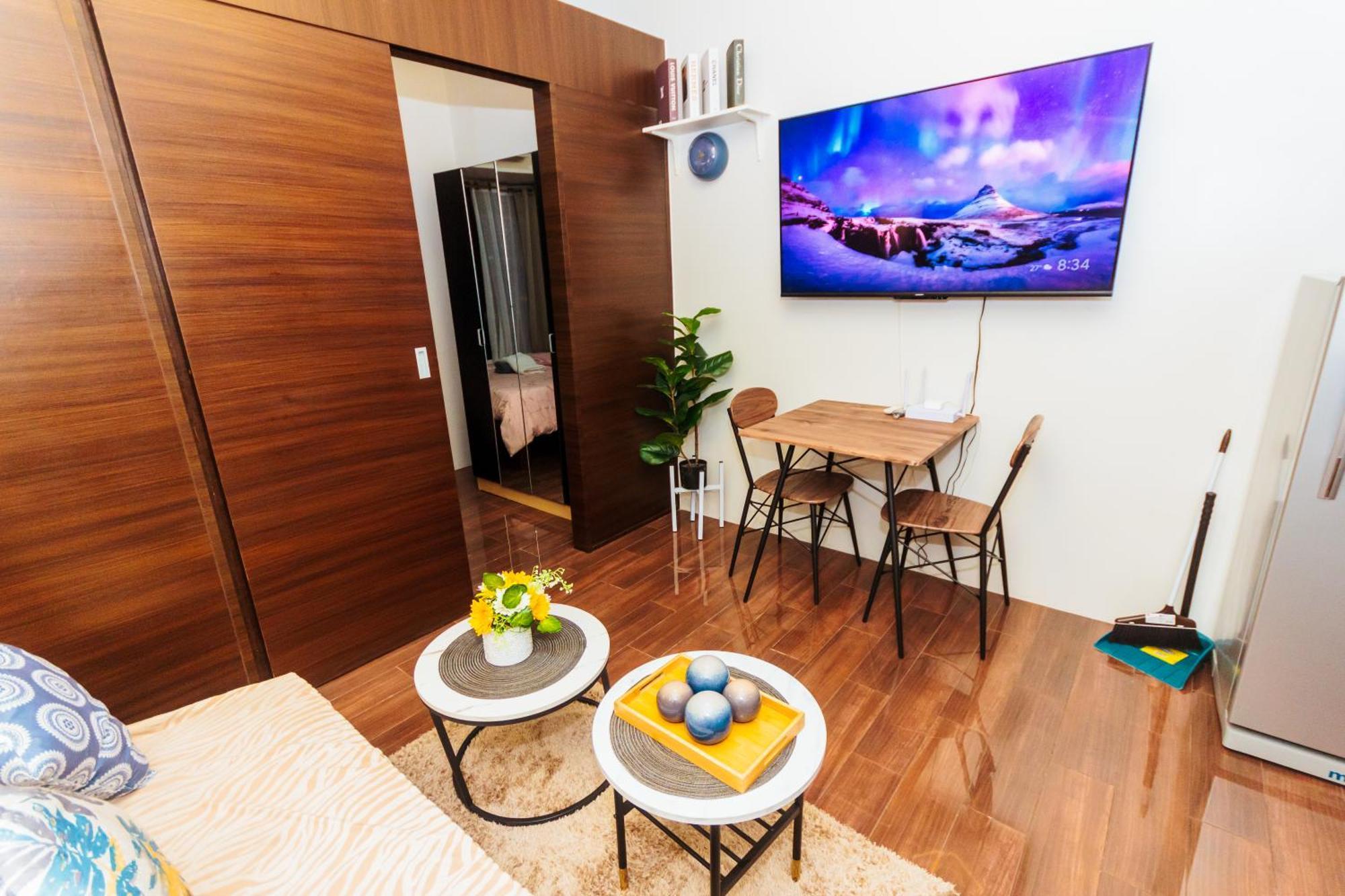 Apartment Witty Weekend Retreat Quirk Cozy *