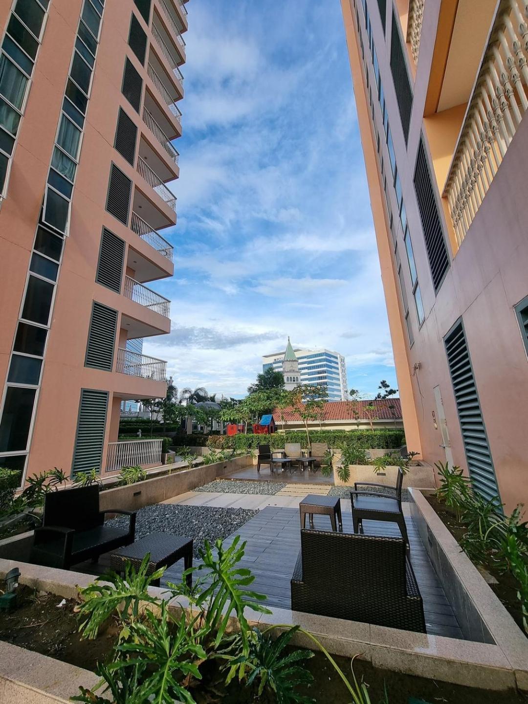 Holiday home Luxury Bgc Condo, Venice Grand Canal #vlrc5h Manila