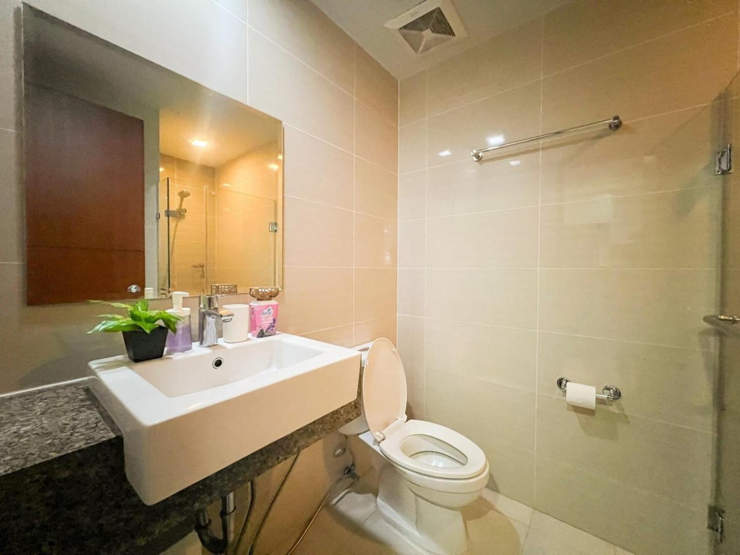 Bgc Near Uptown Mall, Grand Hyatt #ournw25b Holiday home *