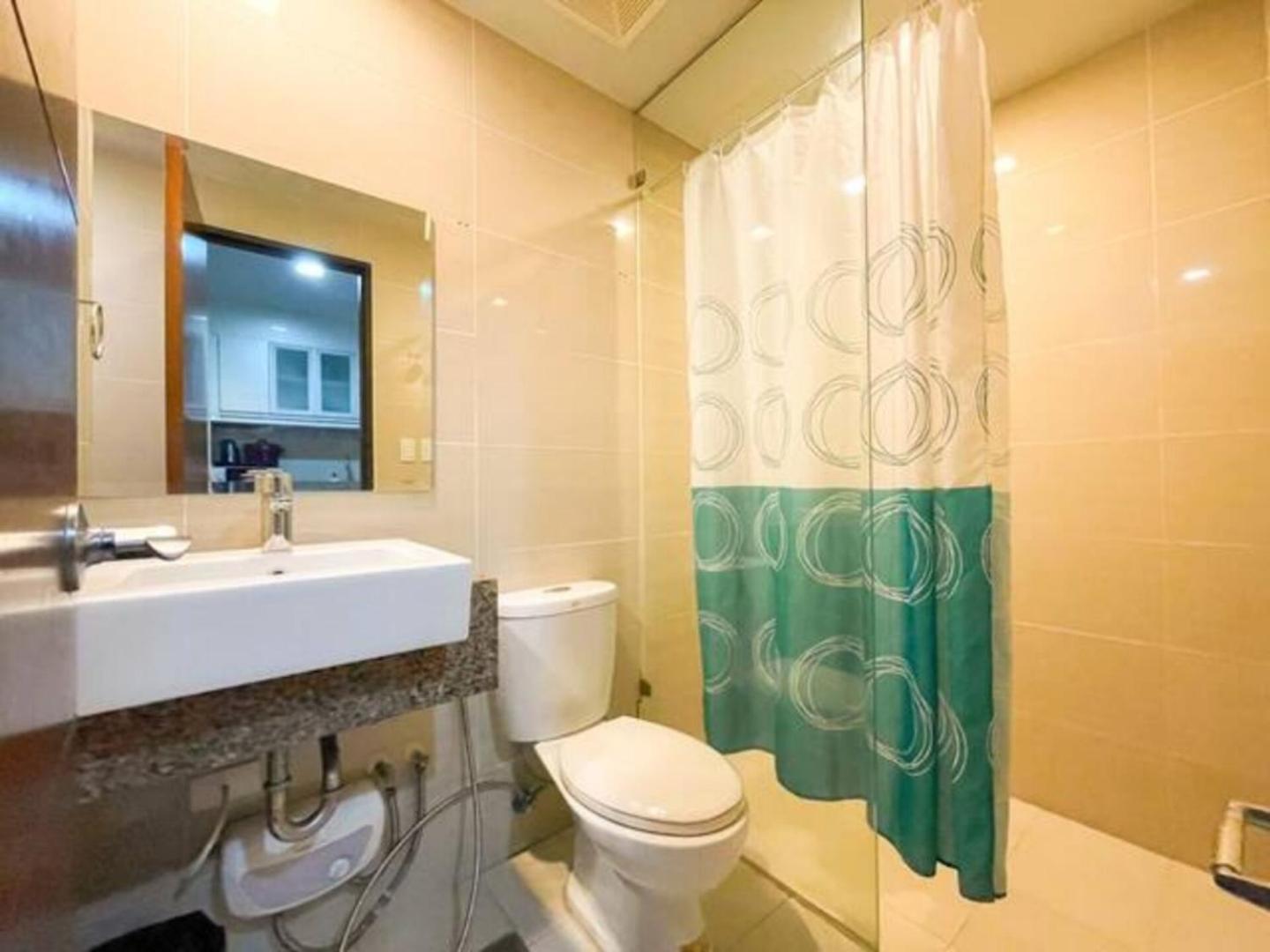 Upscale Bgc Experience 1br #oursw17c2 Manila