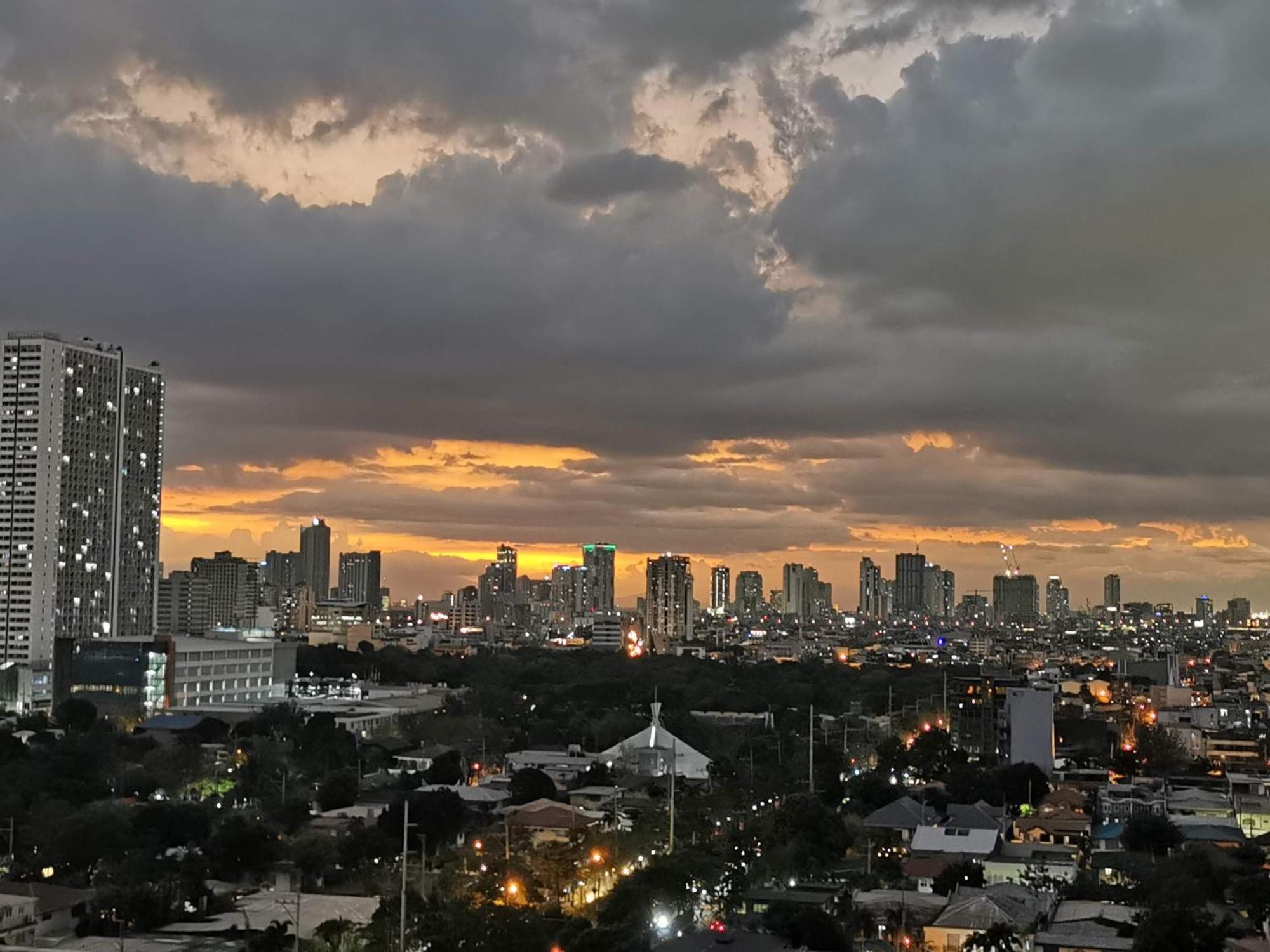Spacious 1br Near Nightlife And Business Center In Makati *
