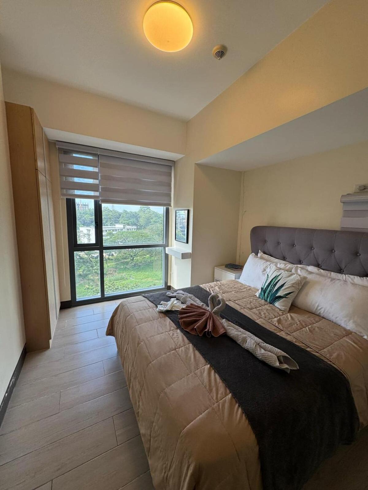 Apartment Cozy Viceroy 1br, Walk To Venice Mall *