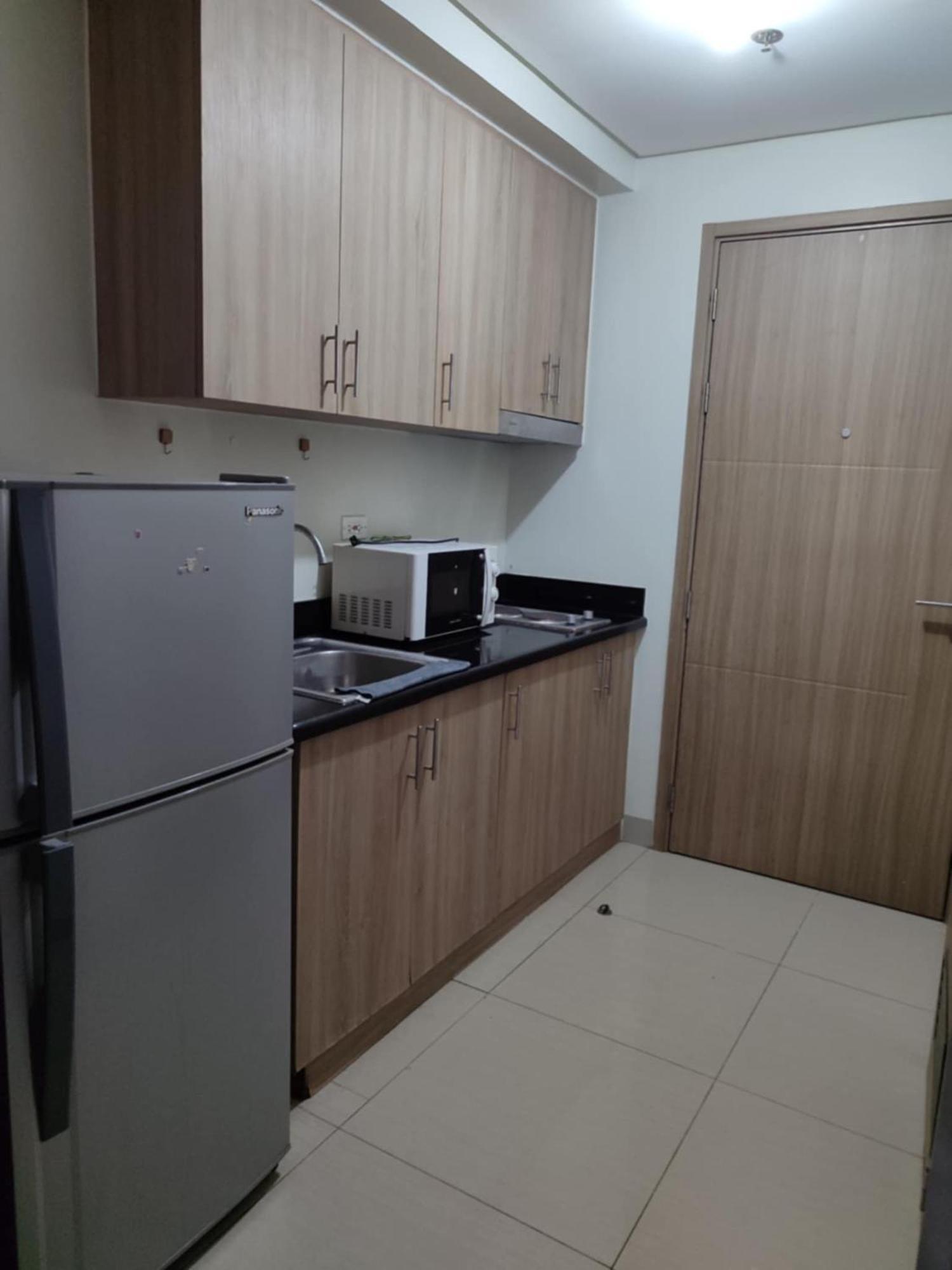 Apartment Shore 2 Tower 1 Staycation Near Moa, Picc, Starcity, World Trade, Smx, Moa Arena & Naia 123 *