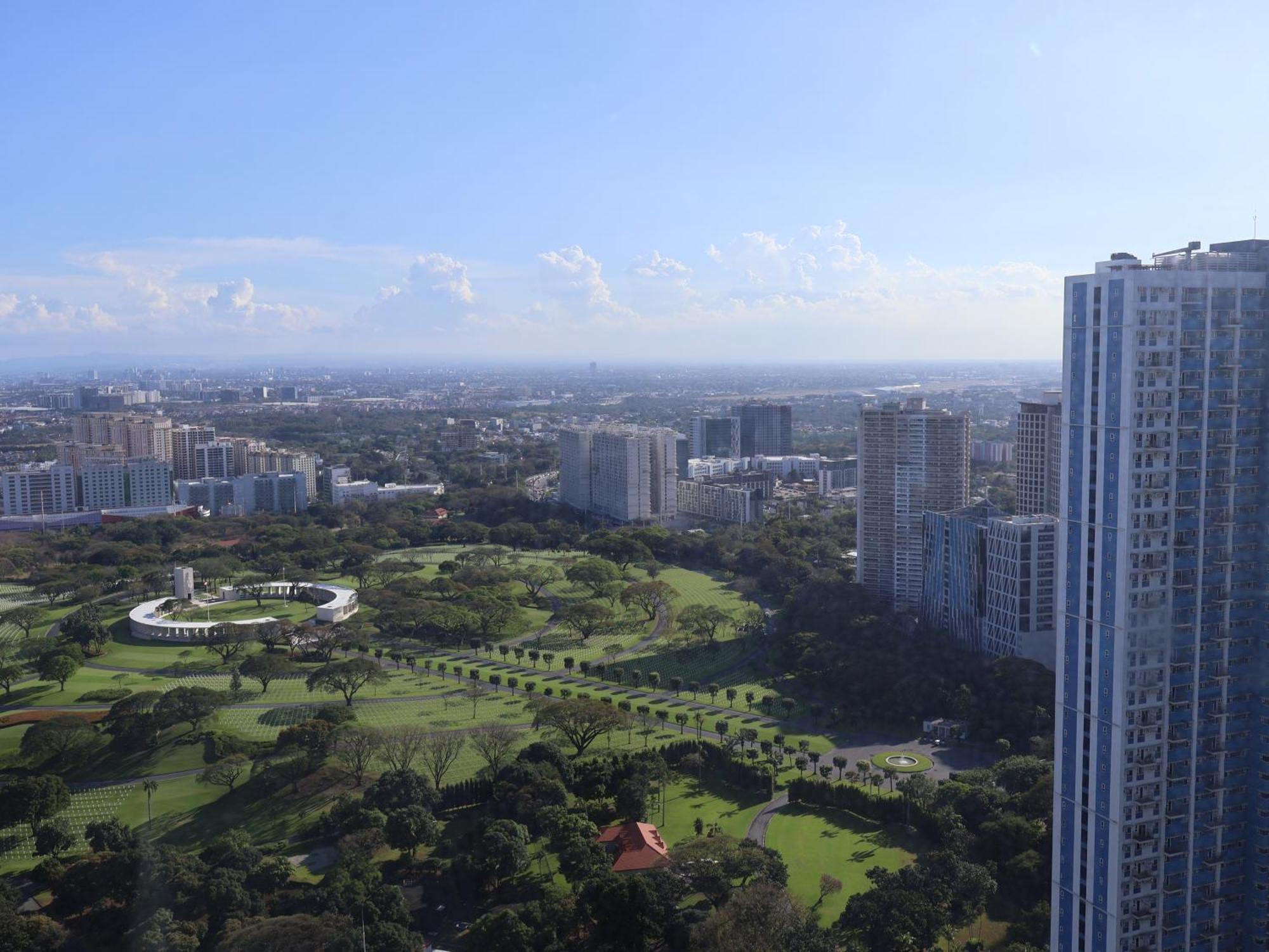 Simple&convience 1br In Bgc Near Hight Street Sm Aura Apartment