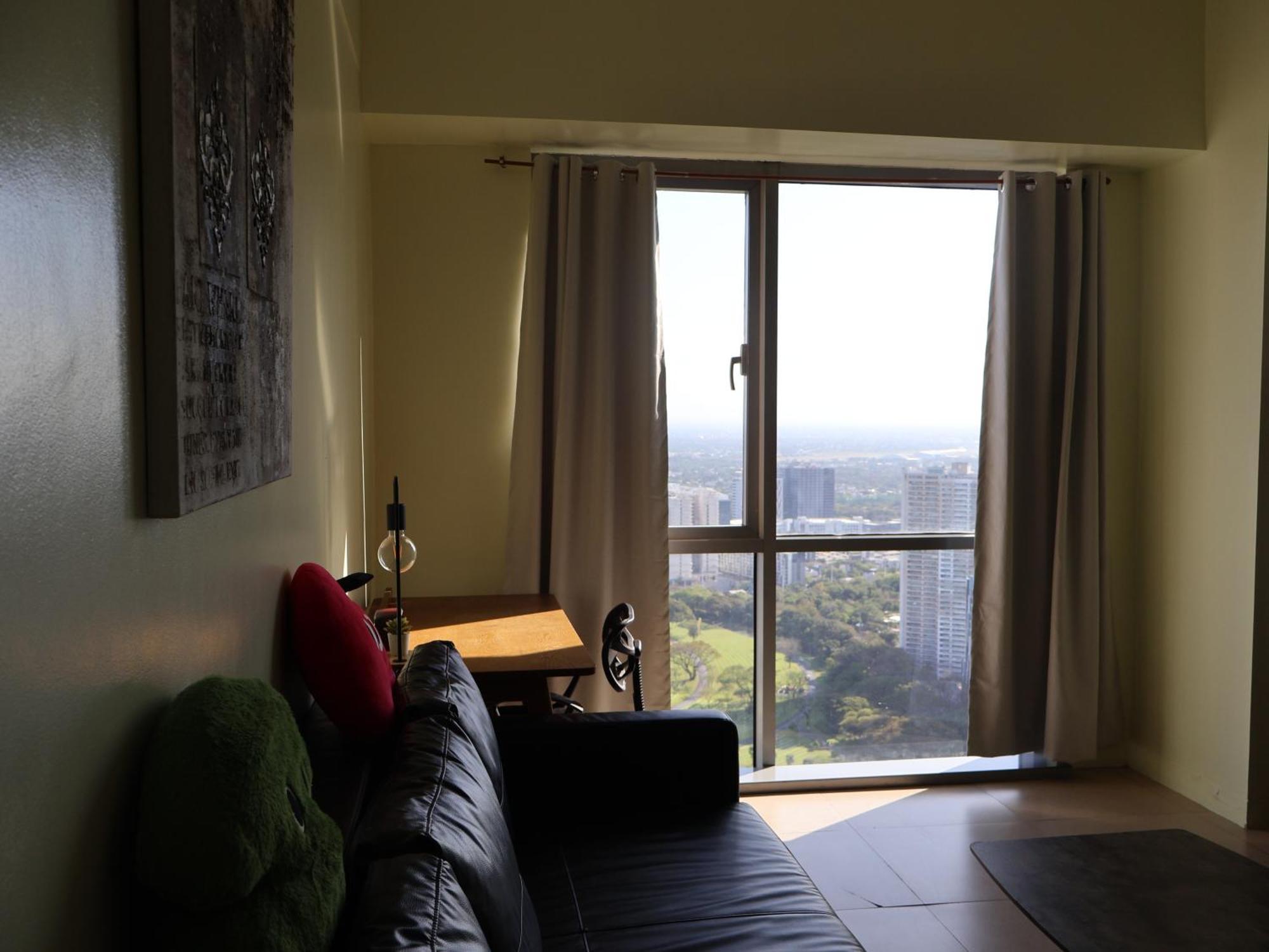 Apartment Simple&convience 1br In Bgc Near Hight Street Sm Aura Manila