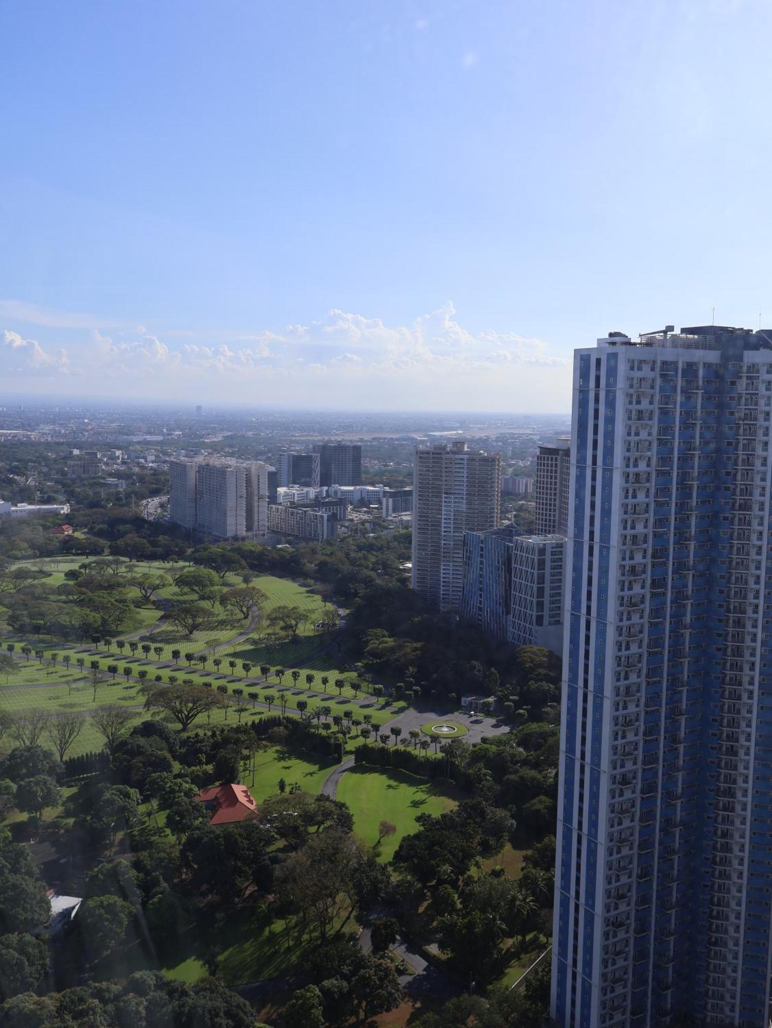Apartment Simple&convience 1br In Bgc Near Hight Street Sm Aura Manila