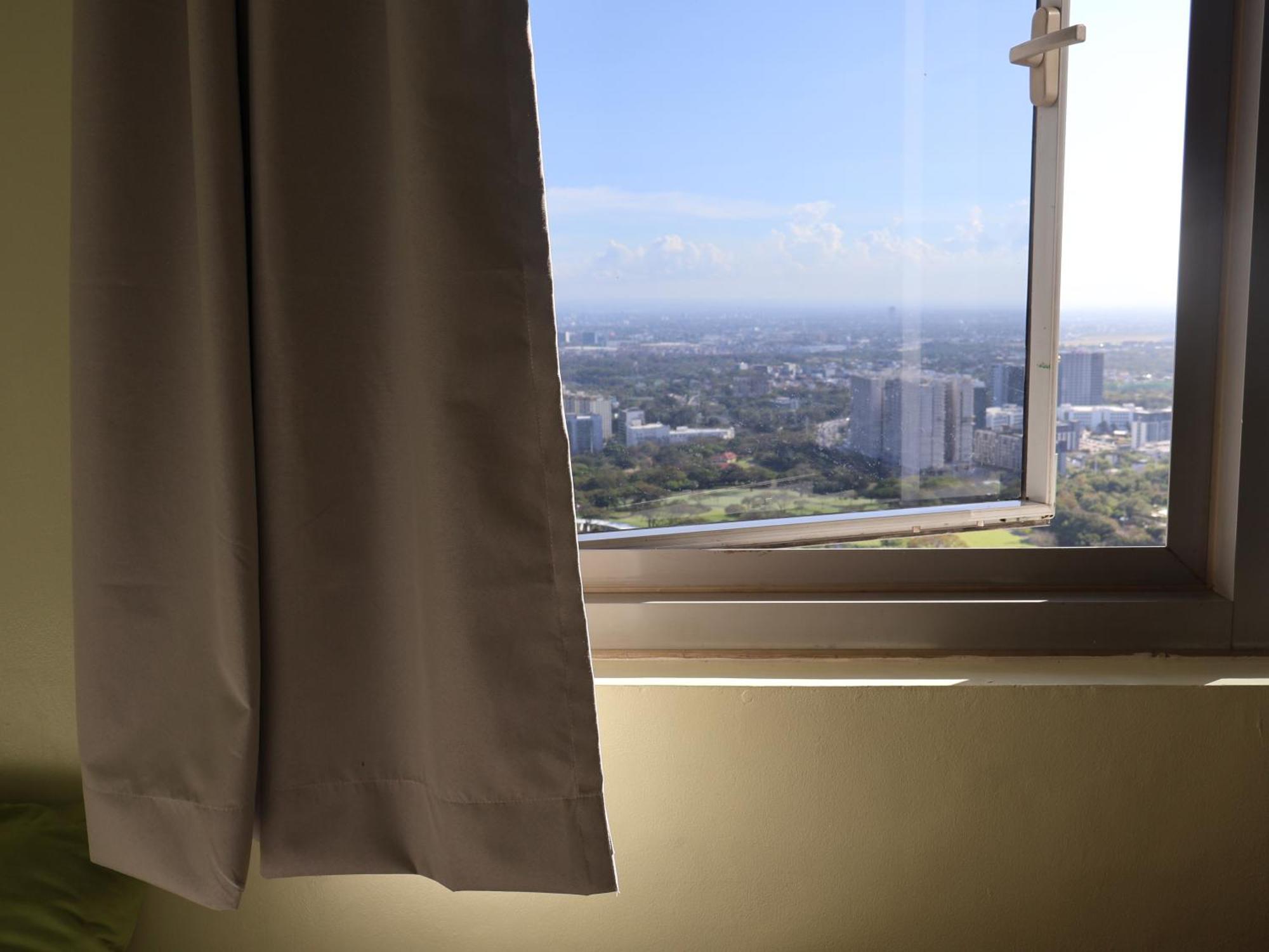 Simple&convience 1br In Bgc Near Hight Street Sm Aura Manila