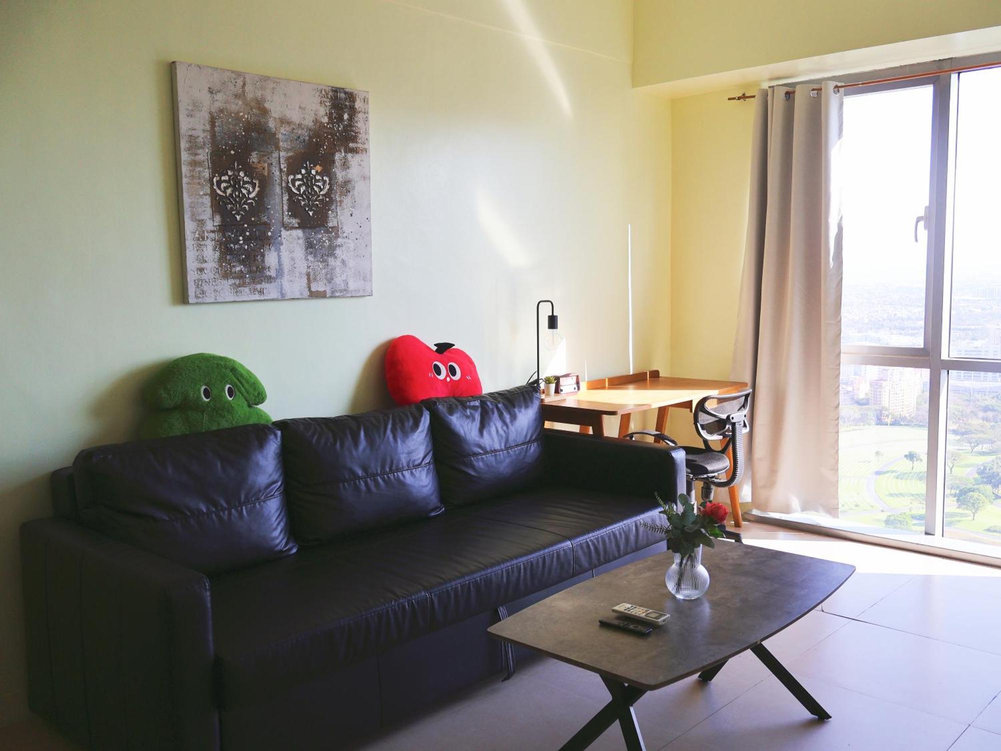 Simple&convience 1br In Bgc Near Hight Street Sm Aura Apartment Manila