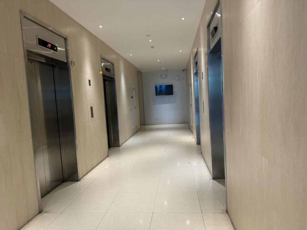 Simple&convience 1br In Bgc Near Hight Street Sm Aura Apartment Manila