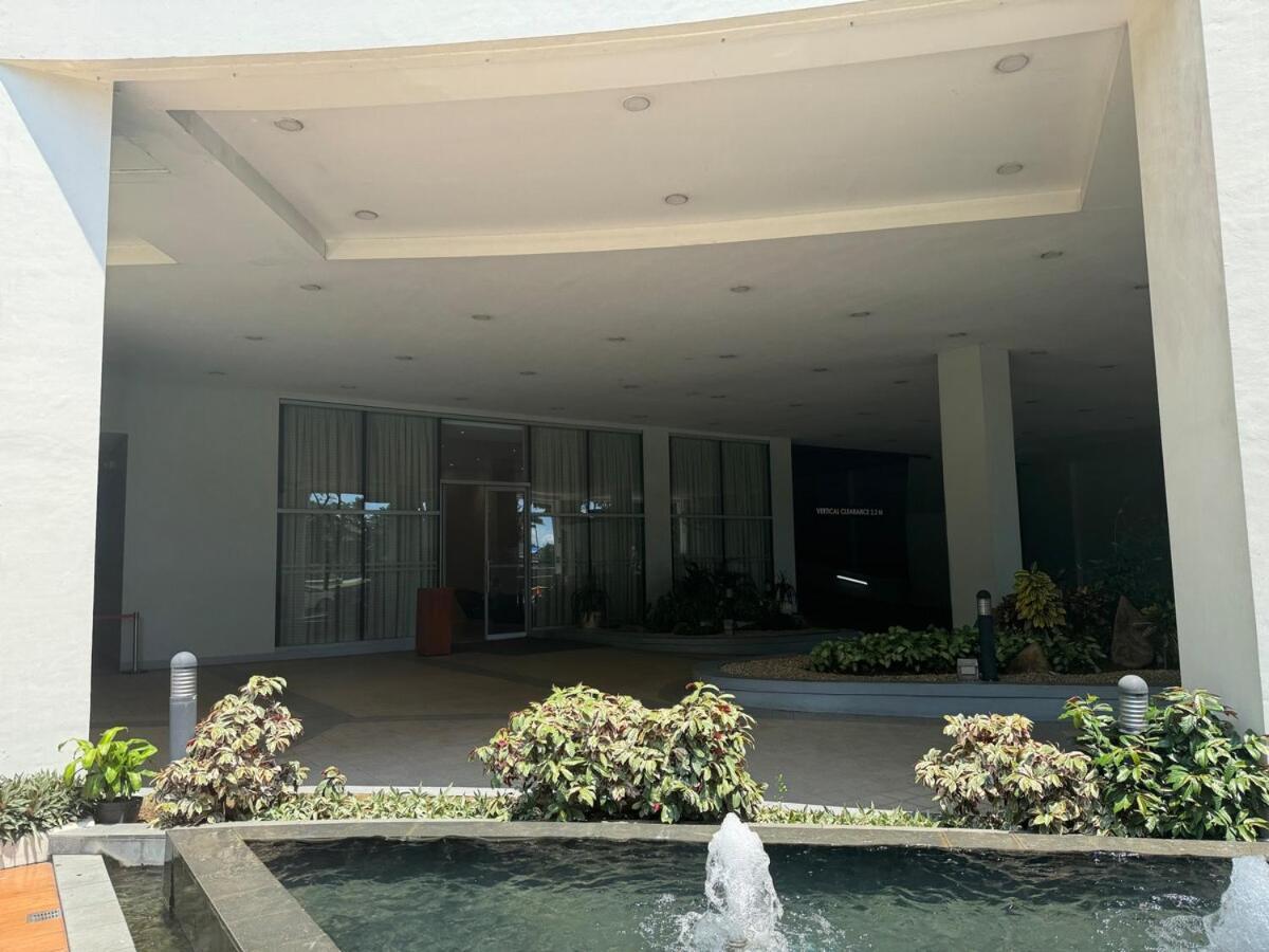 Simple&convience 1br In Bgc Near Hight Street Sm Aura *
