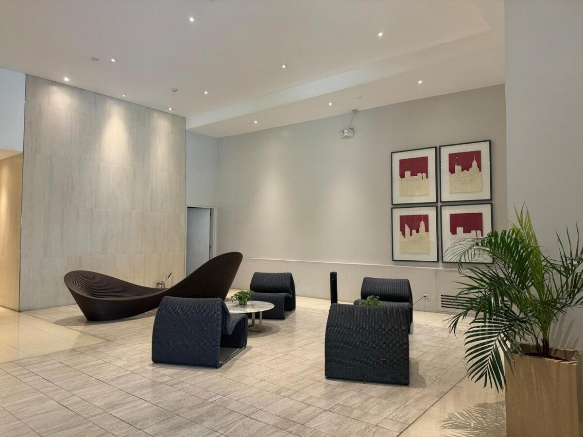 Simple&convience 1br In Bgc Near Hight Street Sm Aura *