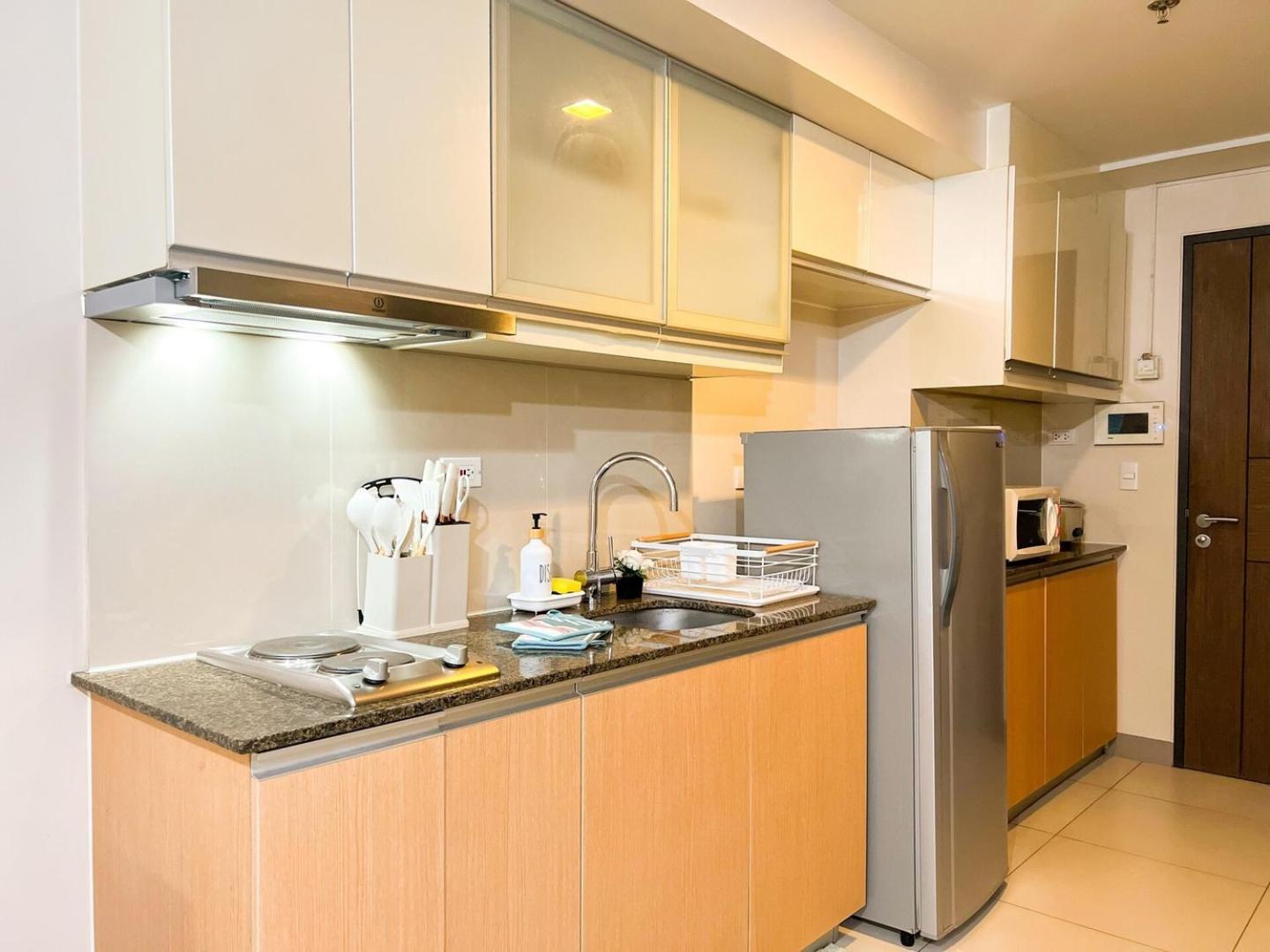 Bgc Staycation: 1br Uptown Area #ournw12d Manila