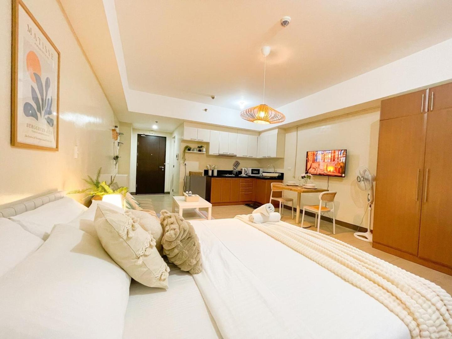 Luxurious Beside Venice Mall #vlrtd20e Manila