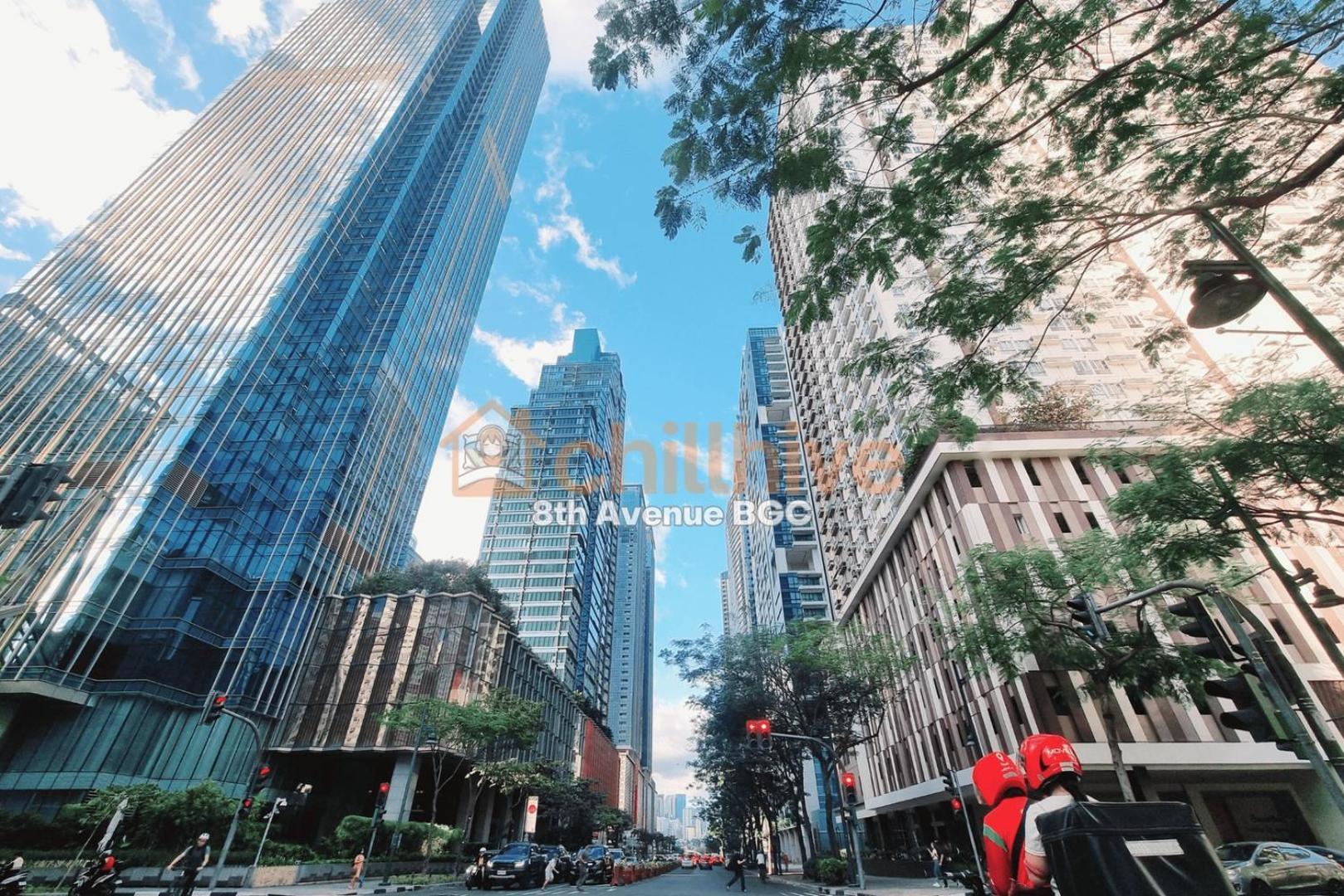 Luxury Bgc Across Uptown Mall #ournw19a *