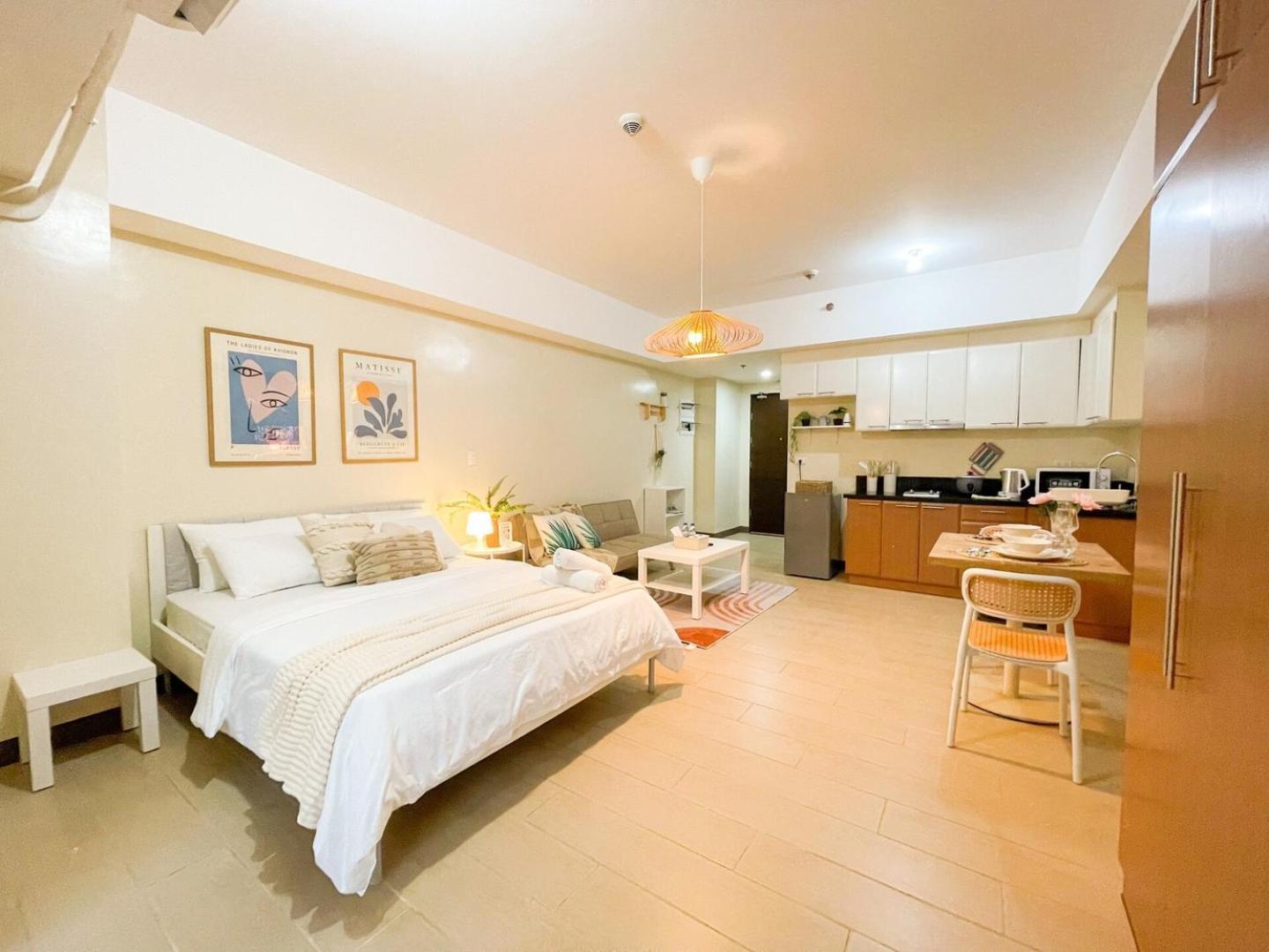 Luxurious Beside Venice Mall #vlrtd20e * Manila