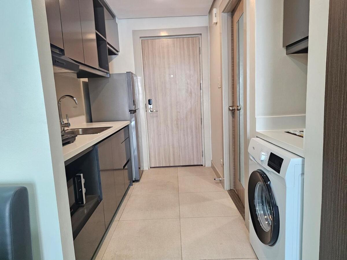 The Residences At Bcct By Ph Cozy Retreat With Hotel-style Comforts And Convenience, Location In Bgc