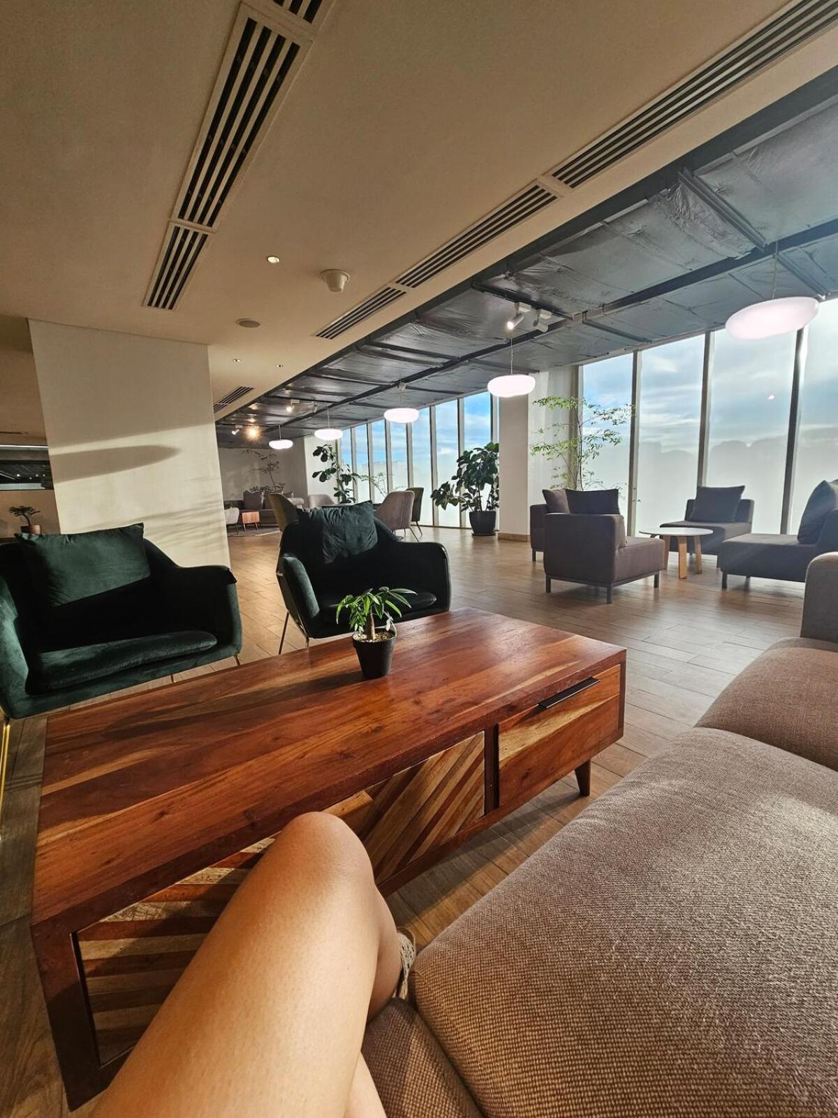 The Residences At Bcct By Ph Cozy Retreat With Hotel-style Comforts And Convenience, Location In Bgc