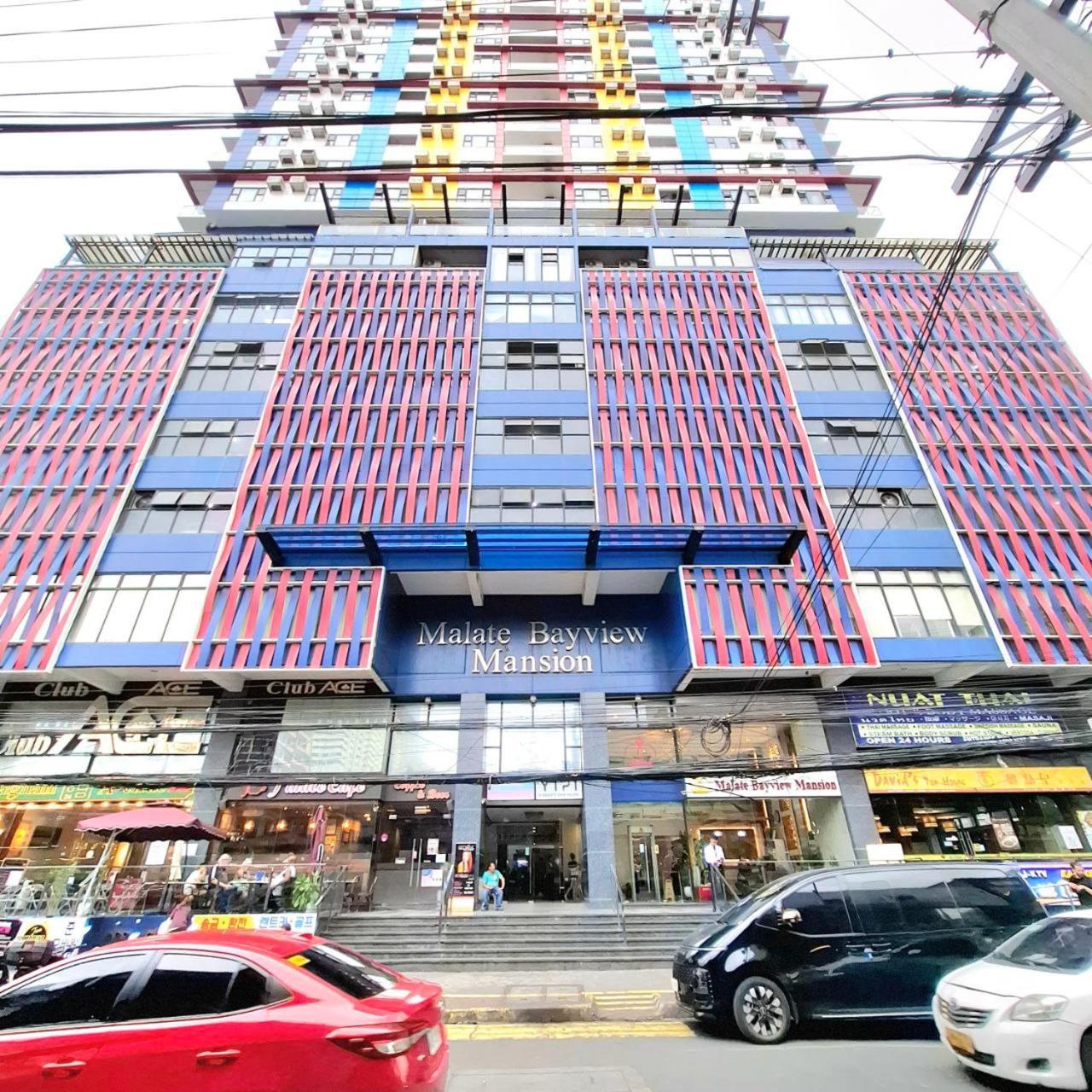 Breathtaking Bayviews - 1 Bedroom 1 Bathroom With Balcony Bayview Pool Netflix - Housekeeping Available - Manila