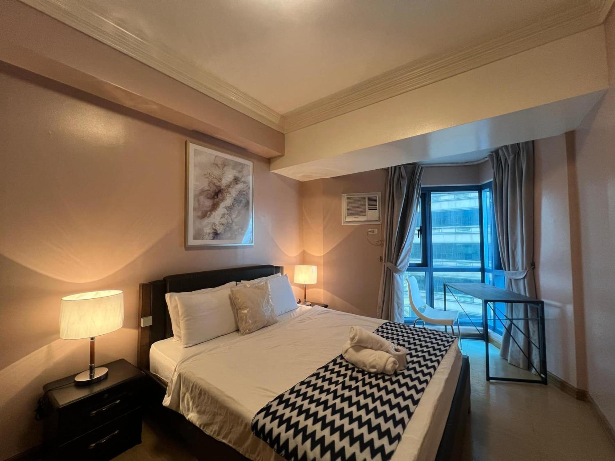 Aparthotel 2br Grand Riviera By Mrsayla Manila