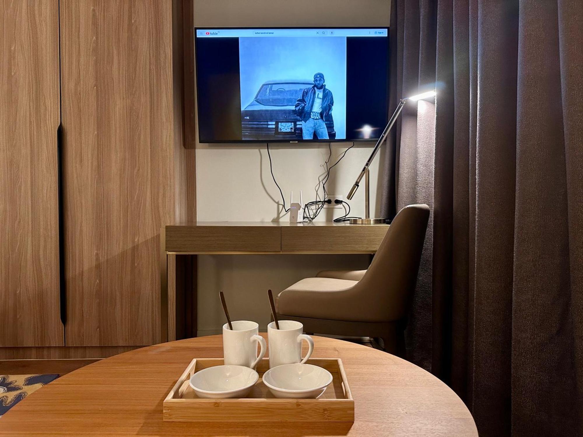 Luxury California King With Pool And View Hotel 4*