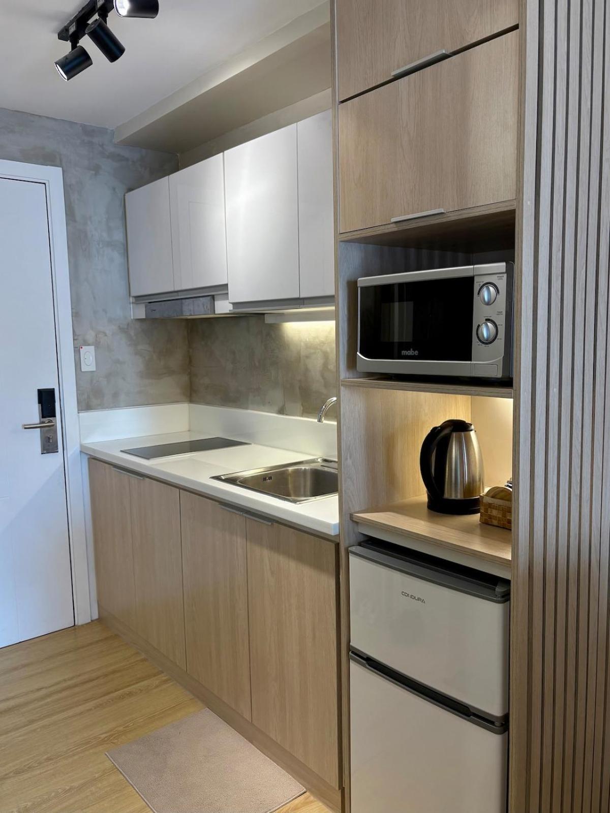 1ldk Air In Makati Apartment *