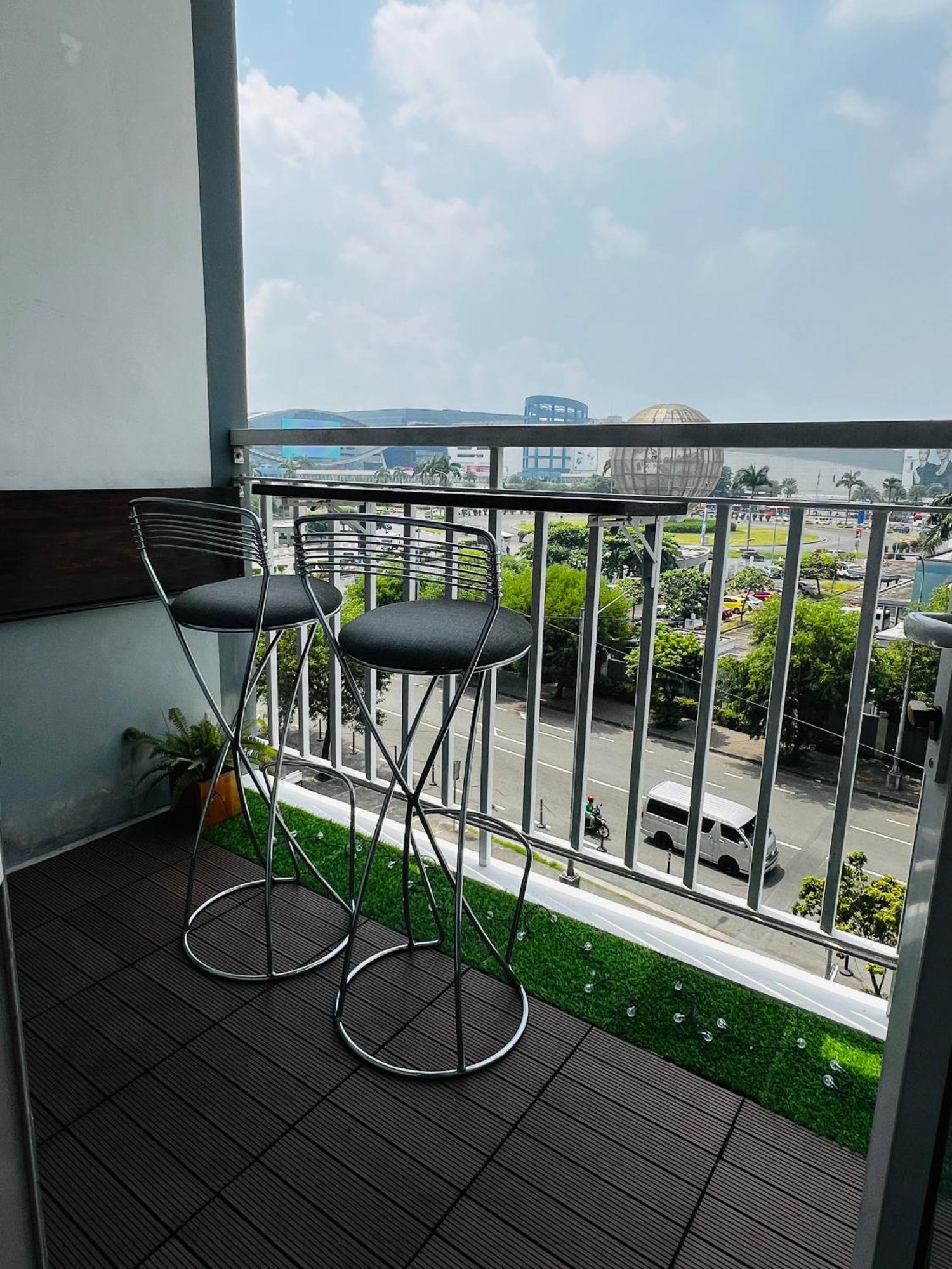 Apartment Shell Residences Condotel Near Naia And Mall Of