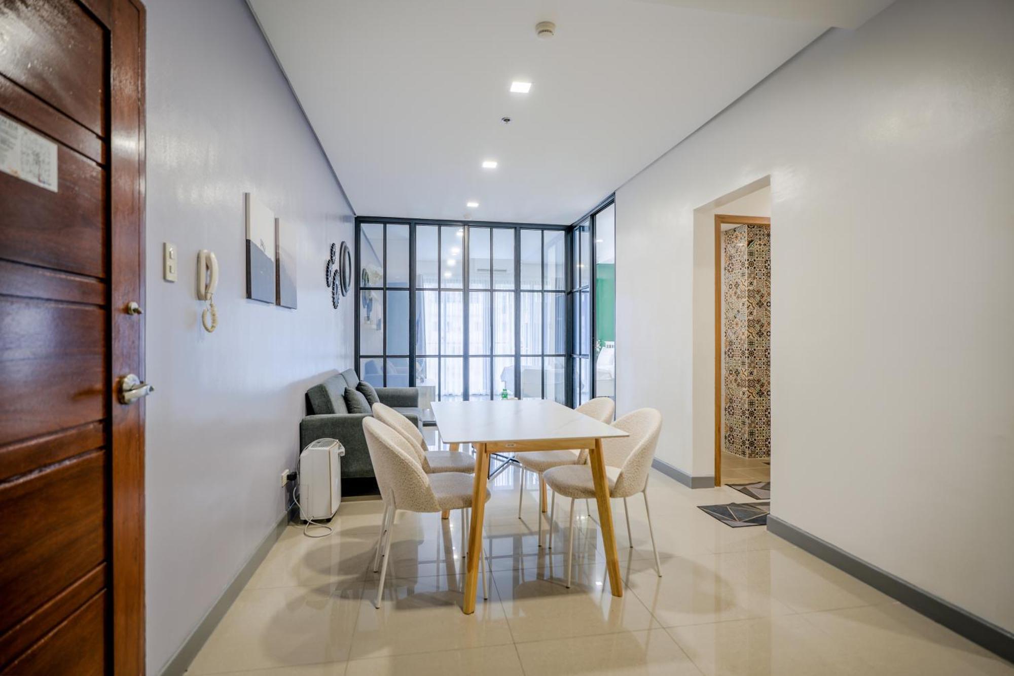 Sapphire Seaview Park Near Okada, Solaire, Moa, Naia Airport *