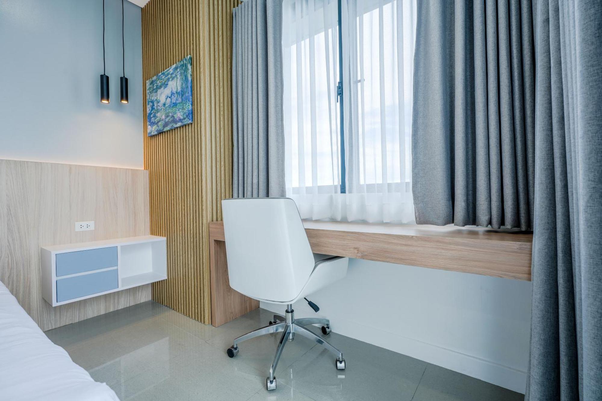 Sapphire Seaview Park Near Okada, Solaire, Moa, Naia Airport Aparthotel