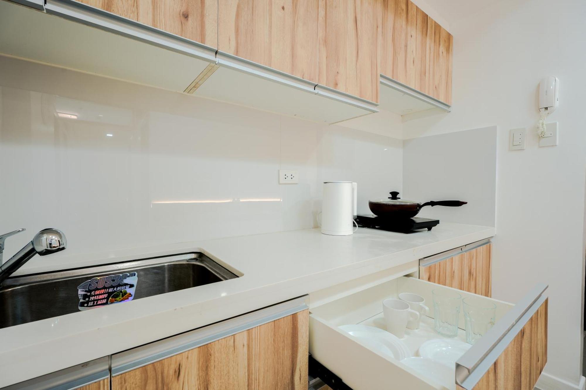 Sapphire Seaview Park Near Okada, Solaire, Moa, Naia Airport Aparthotel *