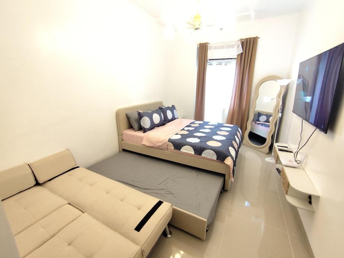 Flat In Tomas Morato Apartment Manila