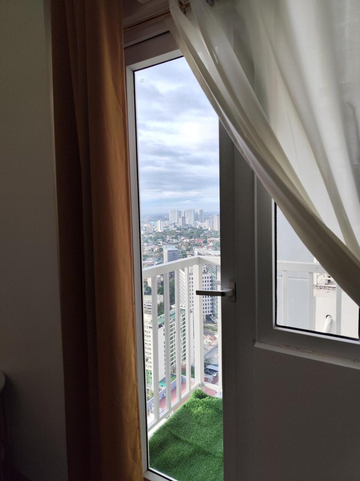 Flat In Tomas Morato Manila