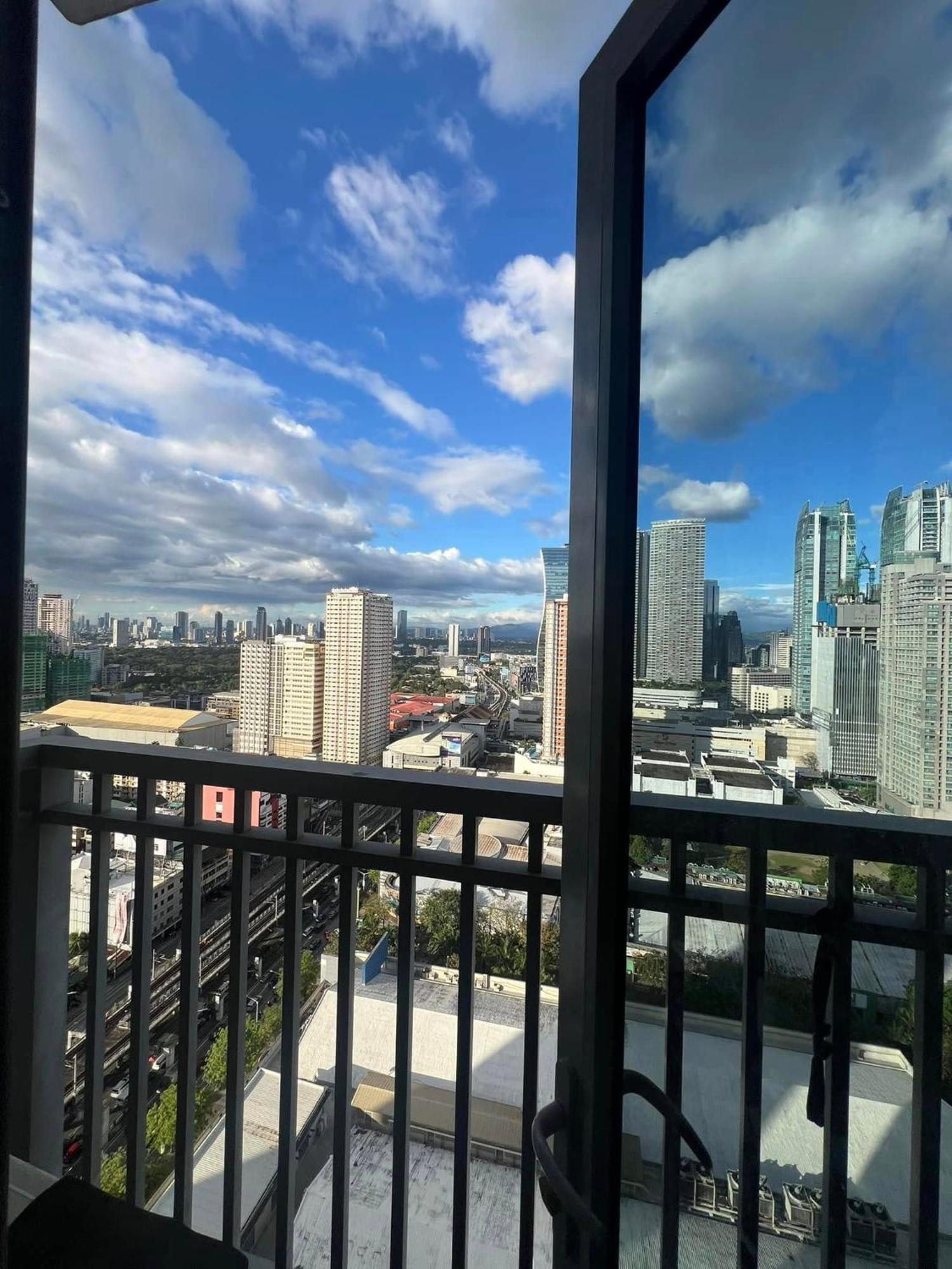 1 Bedroom Fame Residences Mandaluyong Beside Edsa Boni Station *