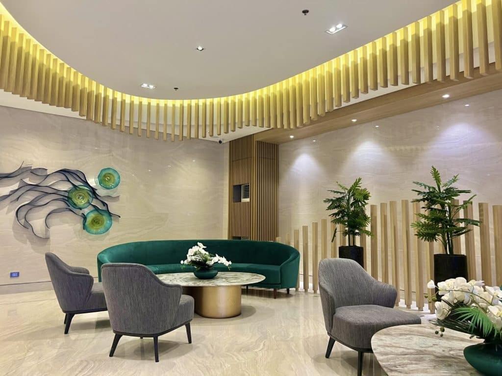 Makati Lush Residences Hotel 3*