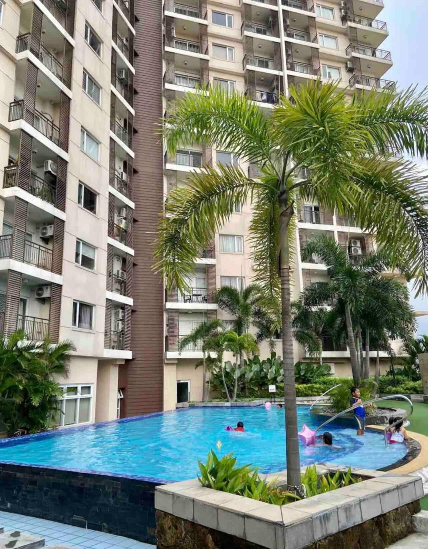 View Balcony In East Wood * Manila