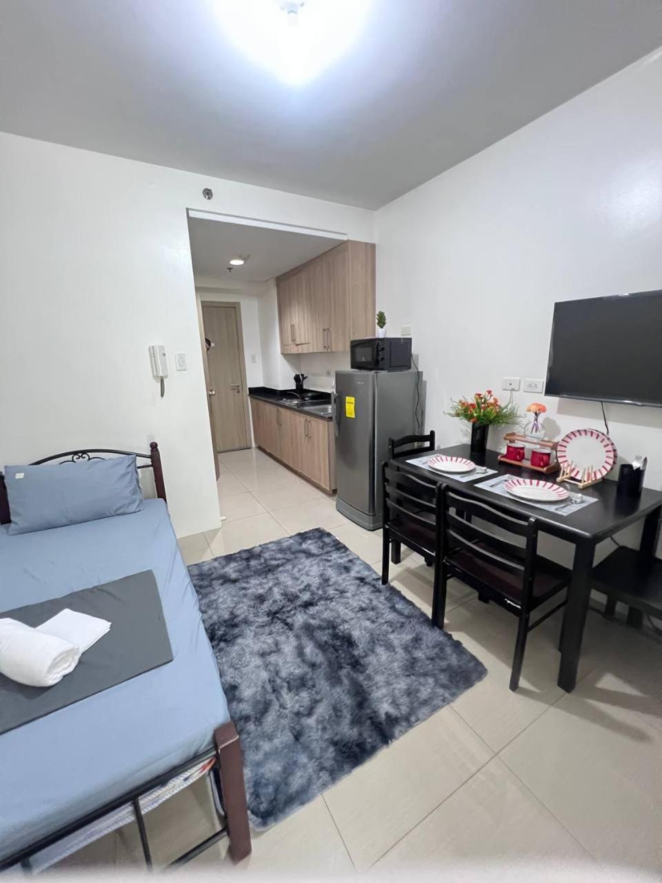Unistay Shore Amazing Pool View Pasay