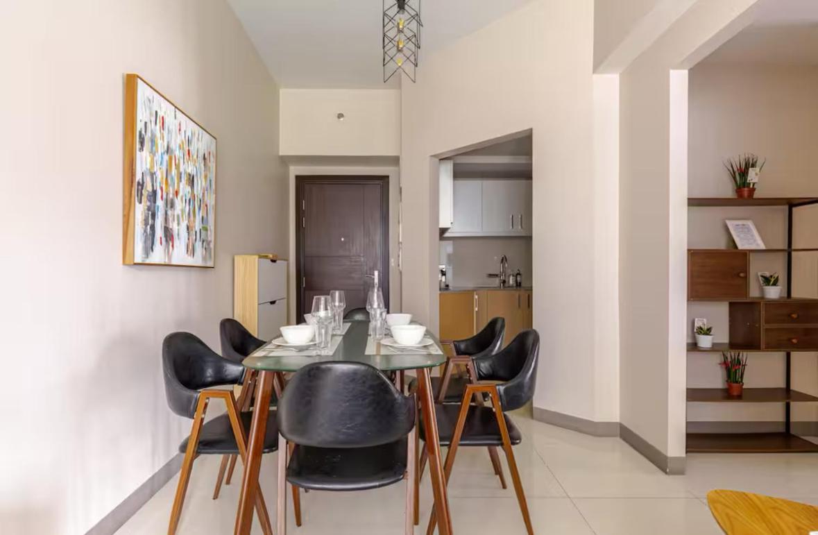 Bgc Taguig Uptown 3br Corner Unit With Pool View, Bath Tub, Wifi, Beside Landers Bgc Aparthotel Manila